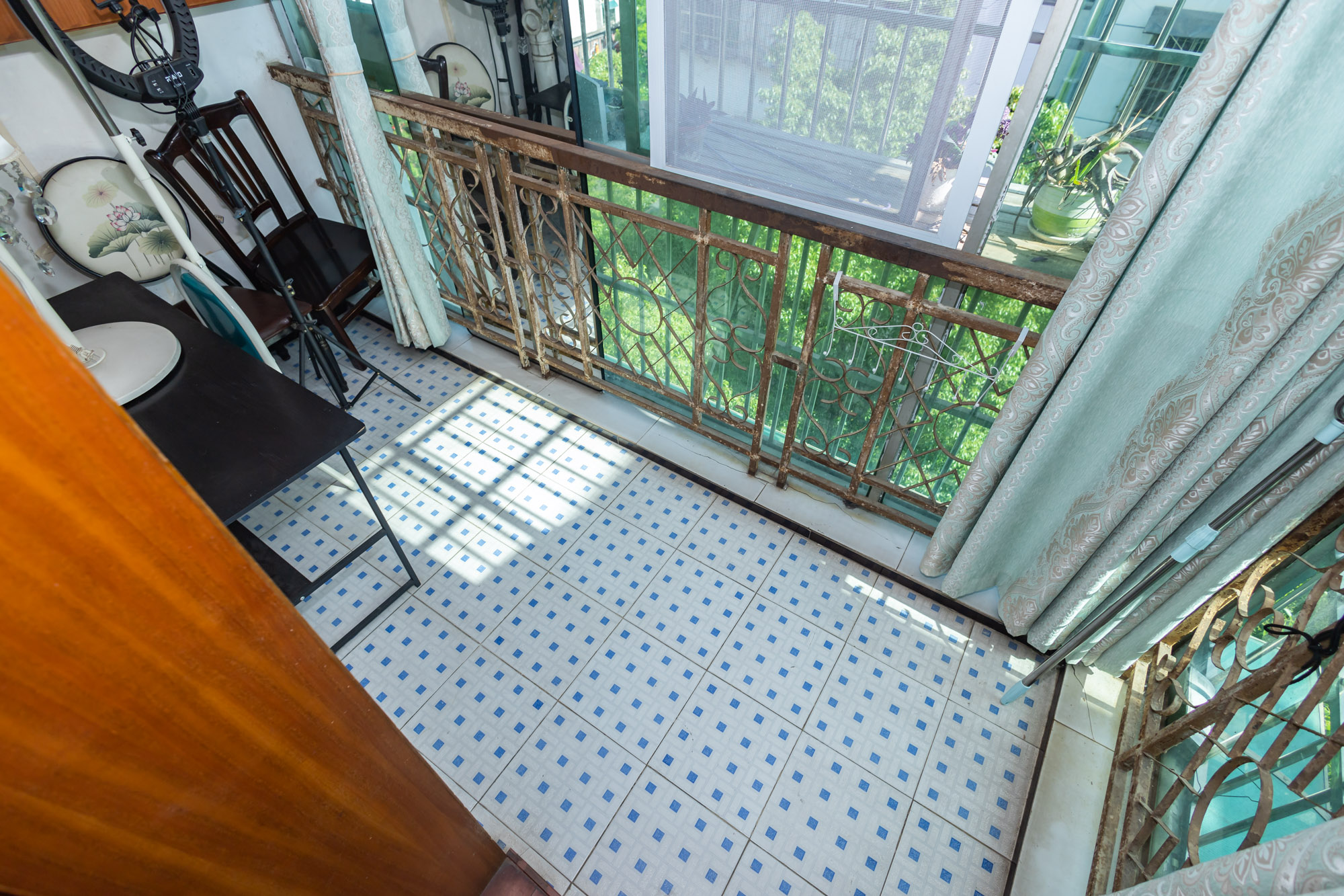 中南汽车世界 2室2厅1卫 35.0万 中南汽车世界 2室2厅1卫 35.0万阳台