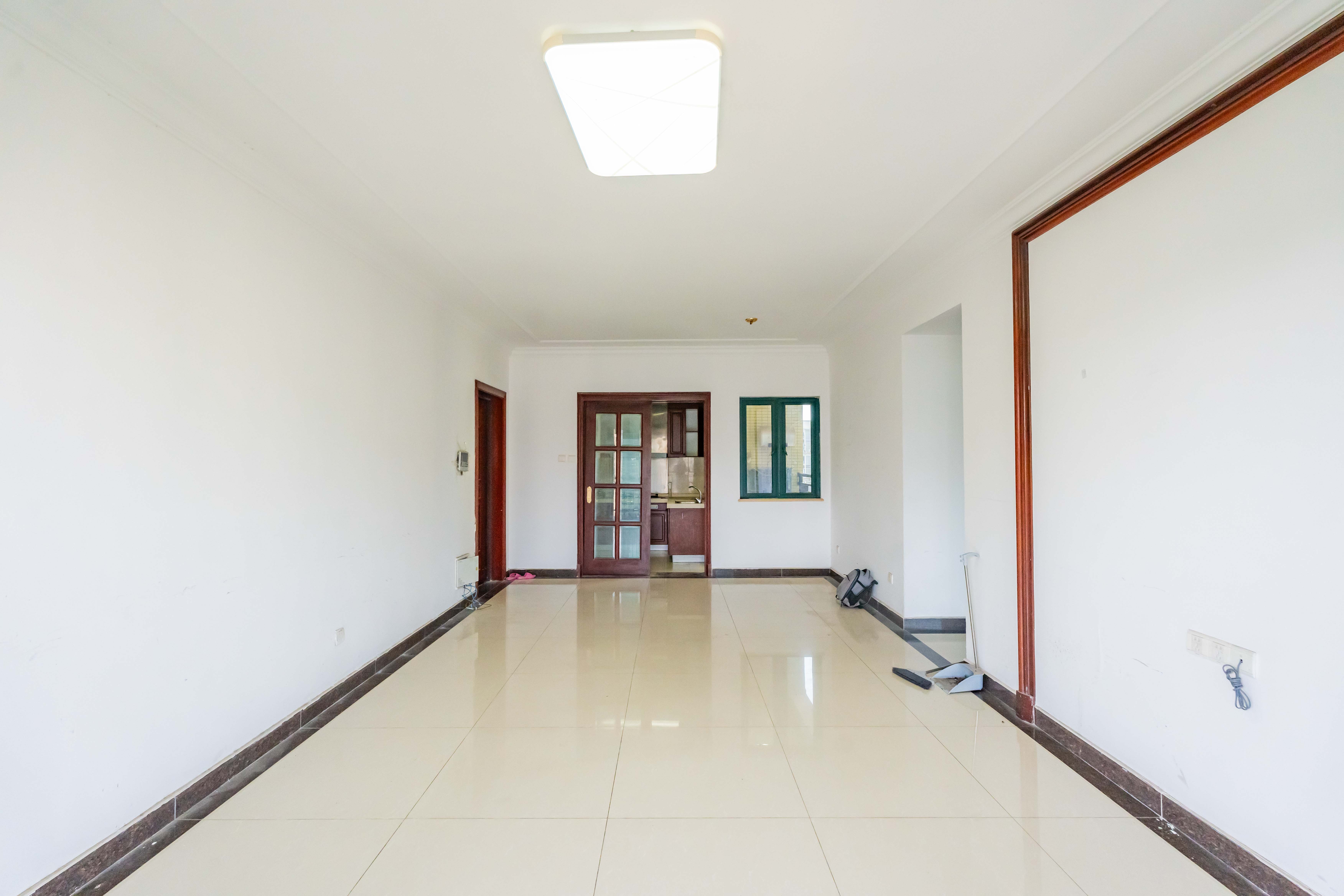 恒大雅苑 3室2厅1卫 100.0万 恒大雅苑 3室2厅1卫 100.0万客厅