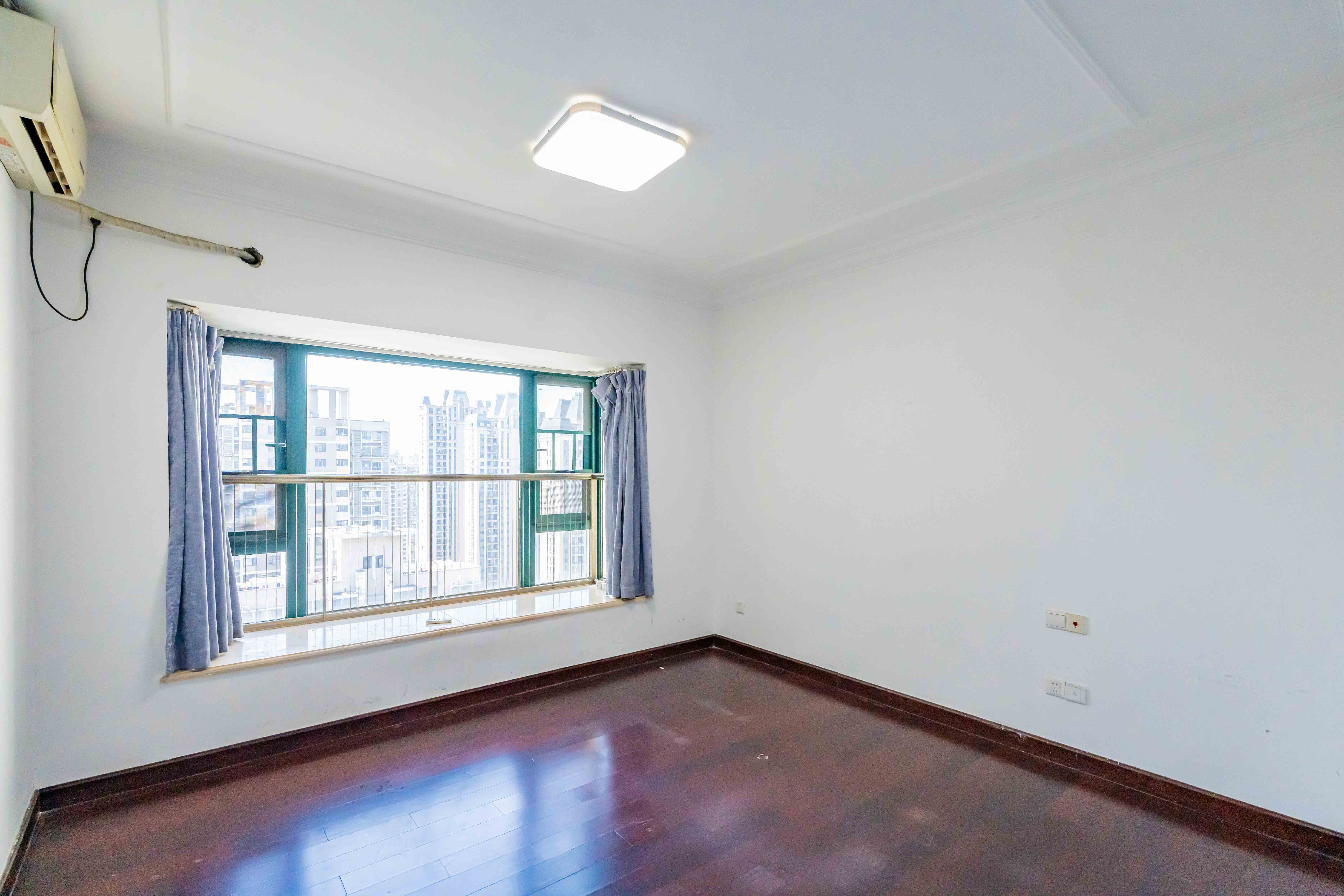 恒大雅苑 3室2厅1卫 100.0万 恒大雅苑 3室2厅1卫 100.0万卧室