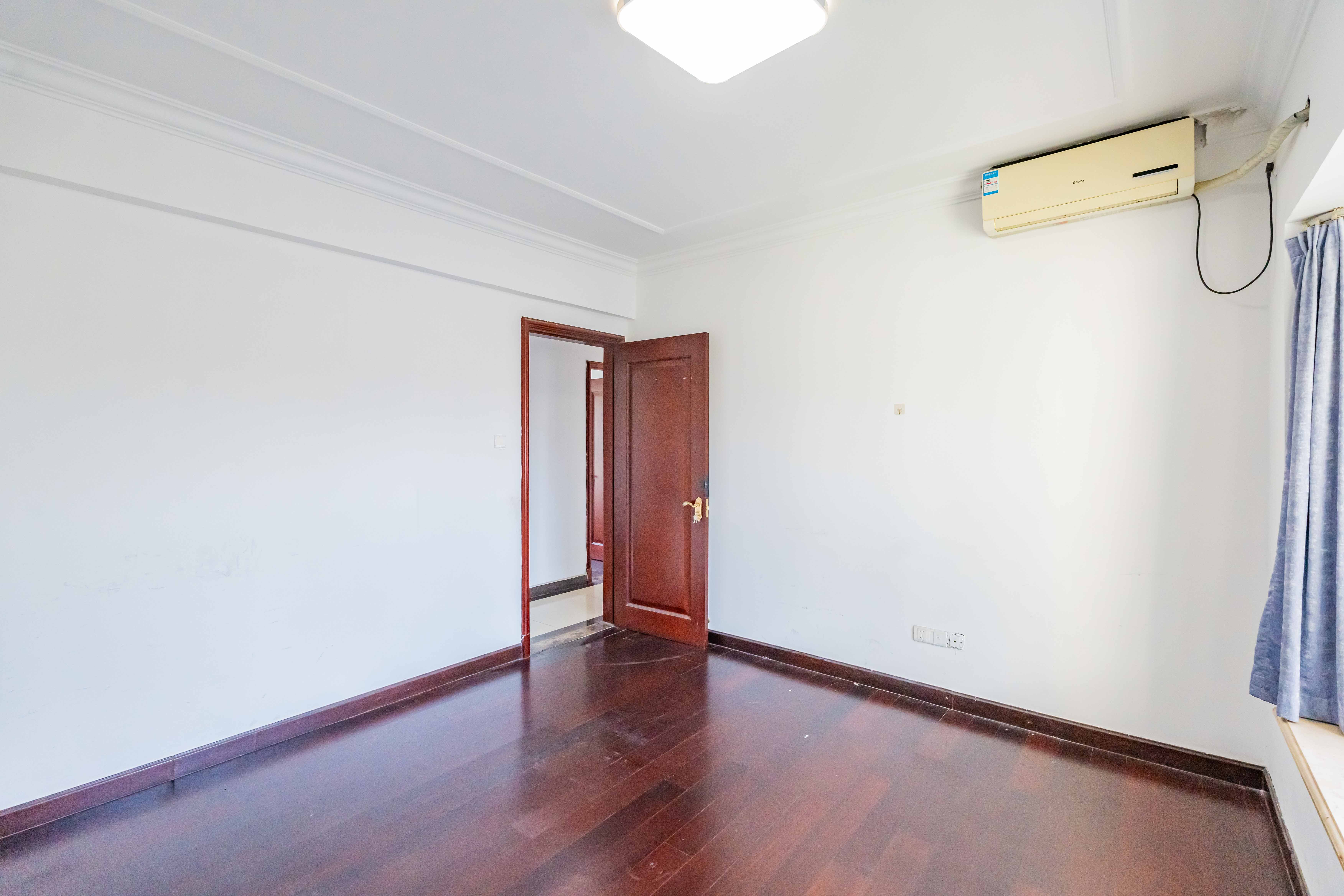 恒大雅苑 3室2厅1卫 100.0万 恒大雅苑 3室2厅1卫 100.0万卧室