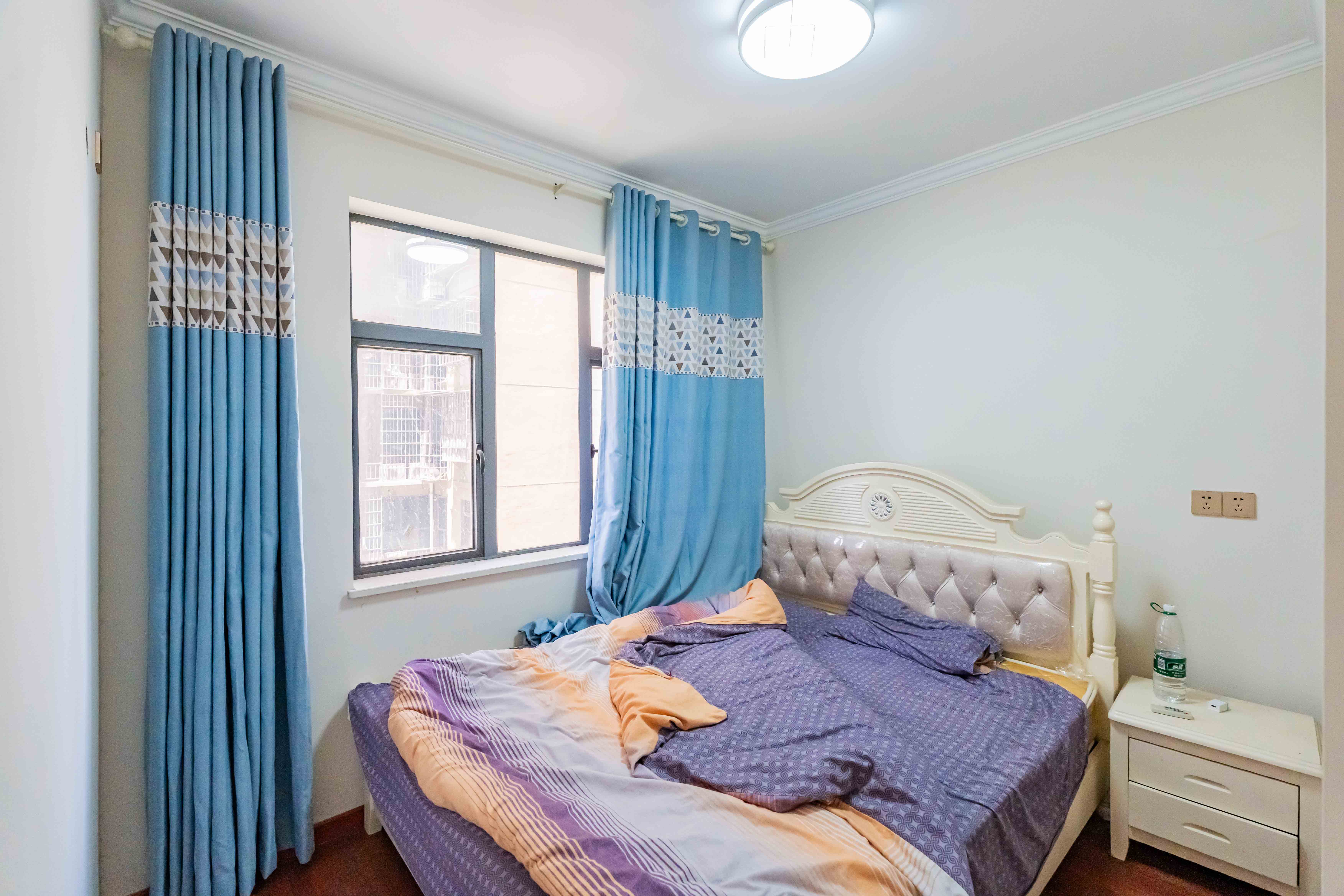 悦湖山 3室2厅1卫 72.0万 悦湖山 3室2厅1卫 72.0万卧室