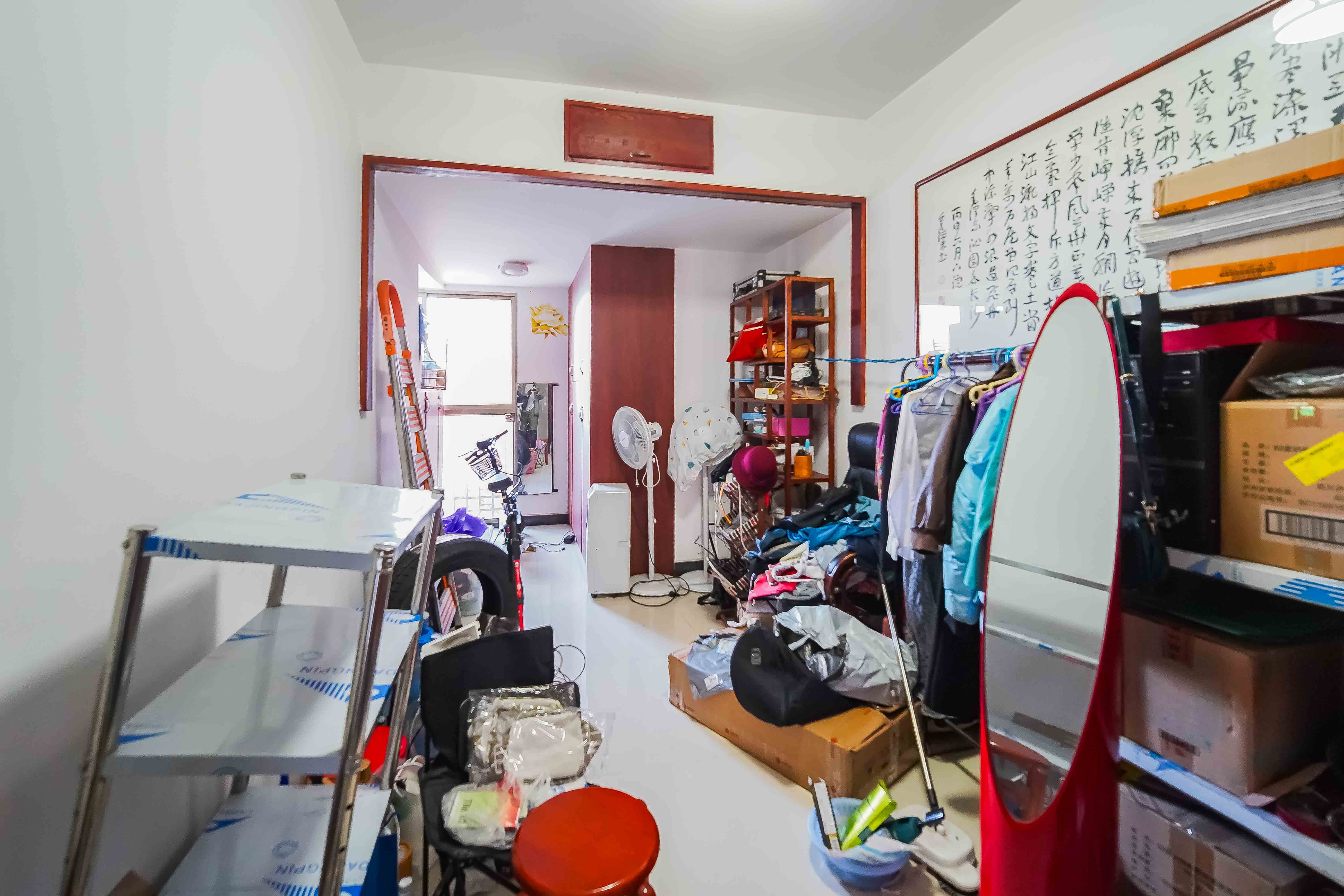 香樟鑫都  5室2厅2卫    228.0万卧室