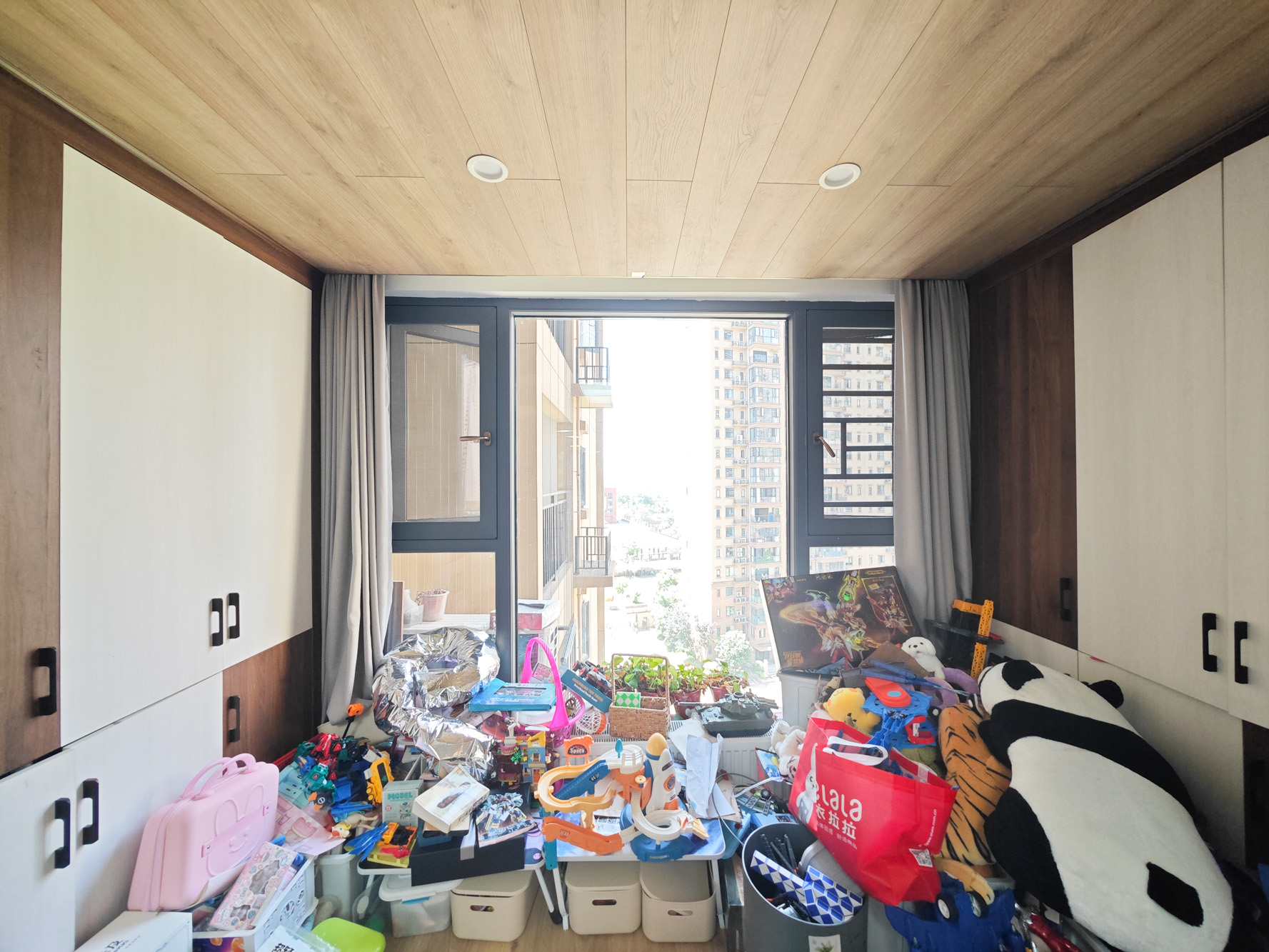 中建嘉和城  4室2厅2卫   142.80万阳台