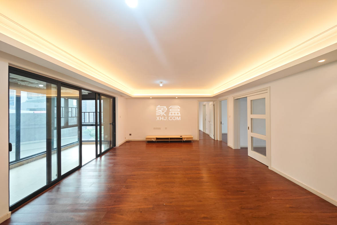 万科魅力之城锋镜里  4室2厅2卫    160.0万 万科魅力之城锋镜里  4室2厅2卫    160.0万客厅