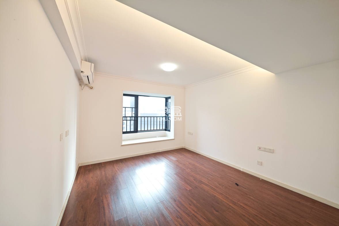 万科魅力之城锋镜里  4室2厅2卫    160.0万 万科魅力之城锋镜里  4室2厅2卫    160.0万卧室