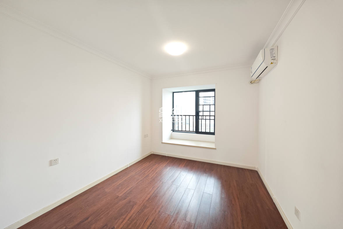 万科魅力之城锋镜里  4室2厅2卫    160.0万 万科魅力之城锋镜里  4室2厅2卫    160.0万卧室