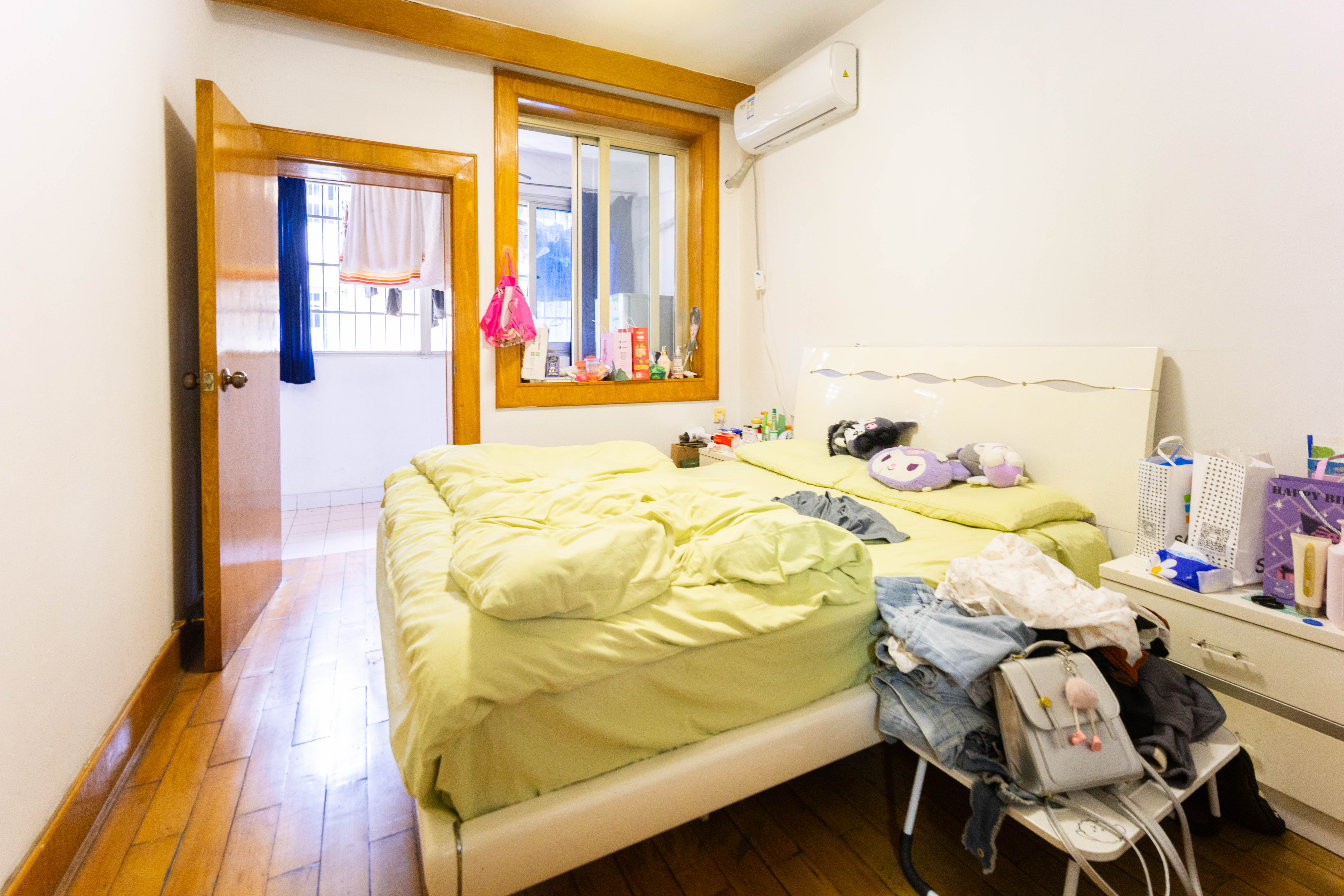 信达大厦  2室1厅1卫   45.00万卧室