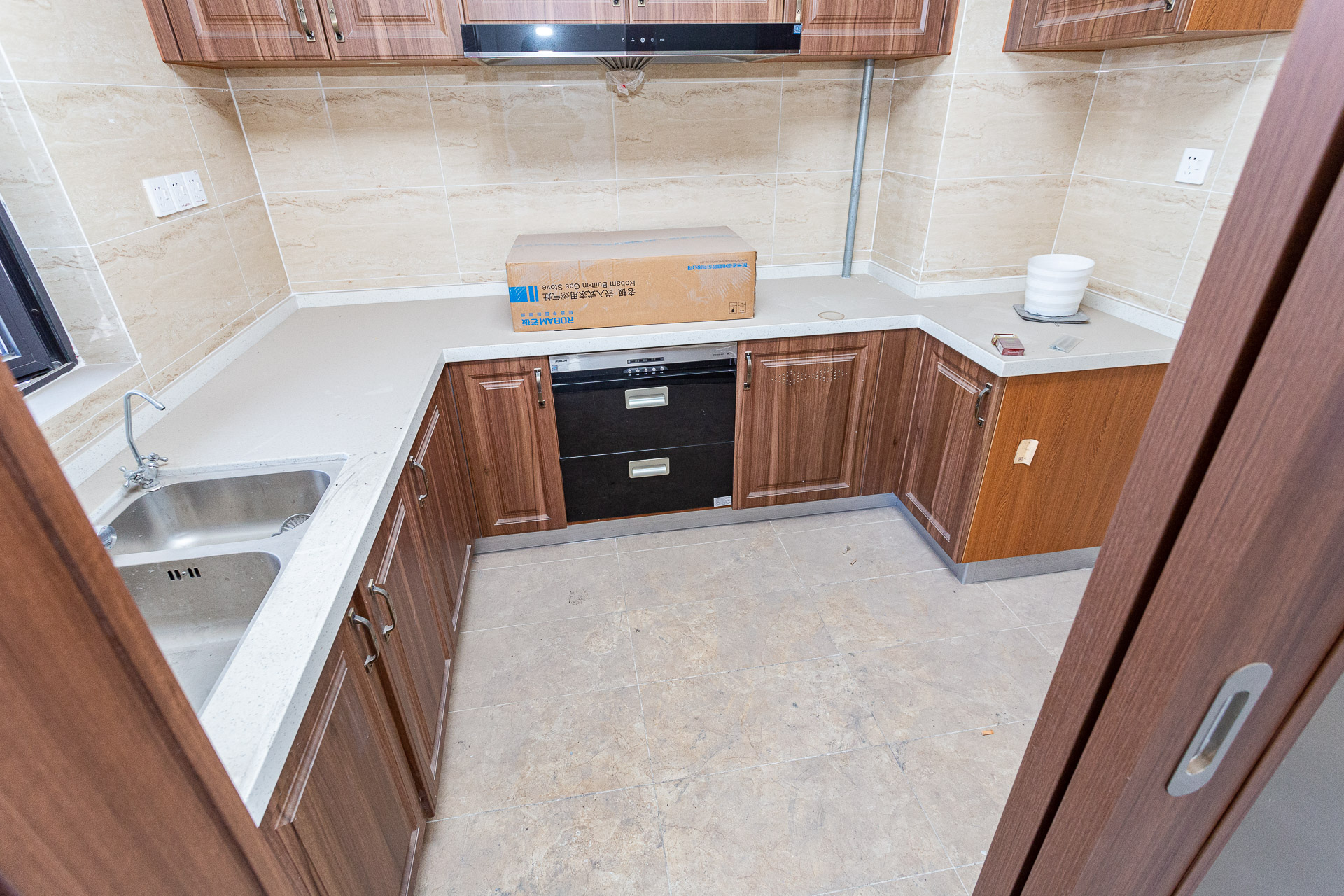 万润滨江天著  5室2厅2卫    162.0万 万润滨江天著  5室2厅2卫    162.0万厨房