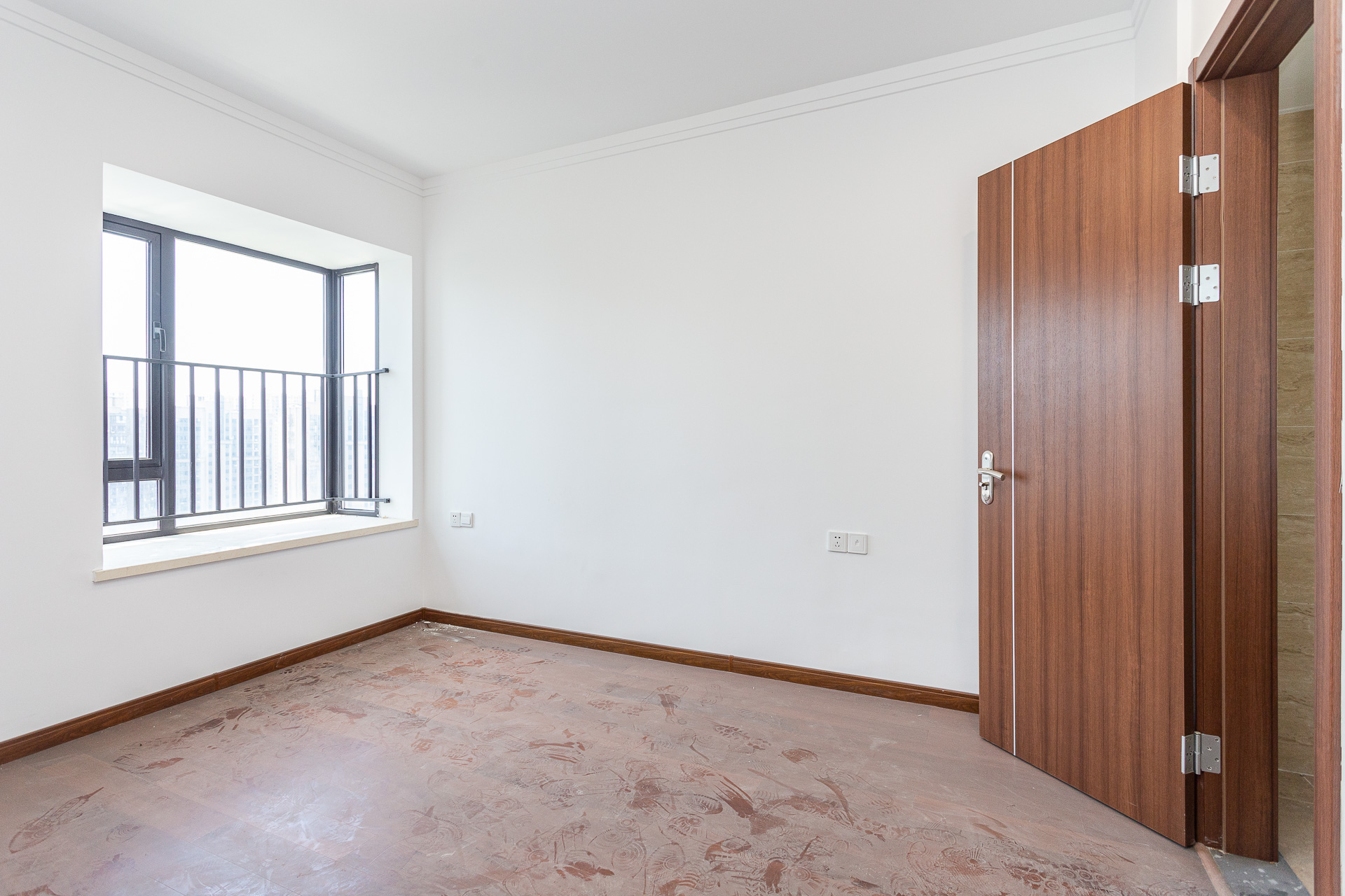 万润滨江天著  5室2厅2卫    162.0万 万润滨江天著  5室2厅2卫    162.0万卧室