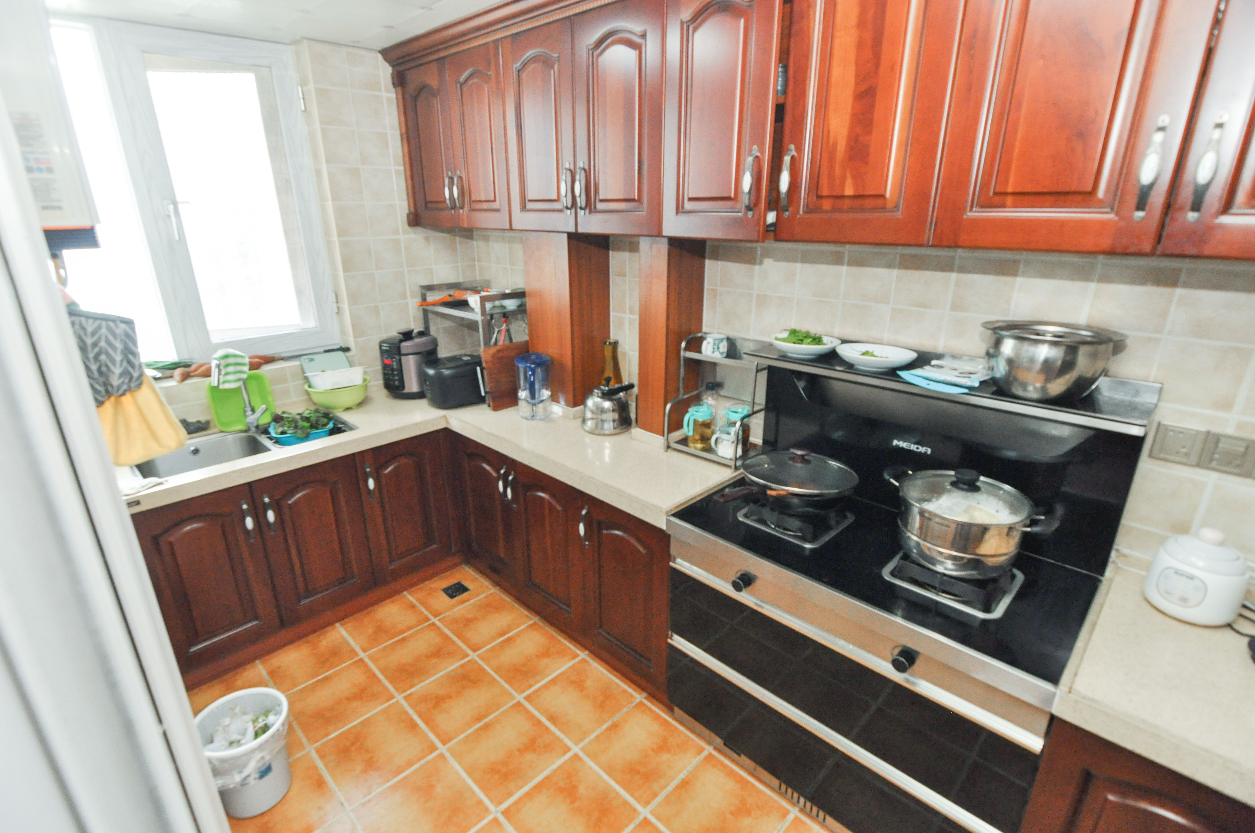 卓越浅水湾  4室2厅2卫    195.0万厨房