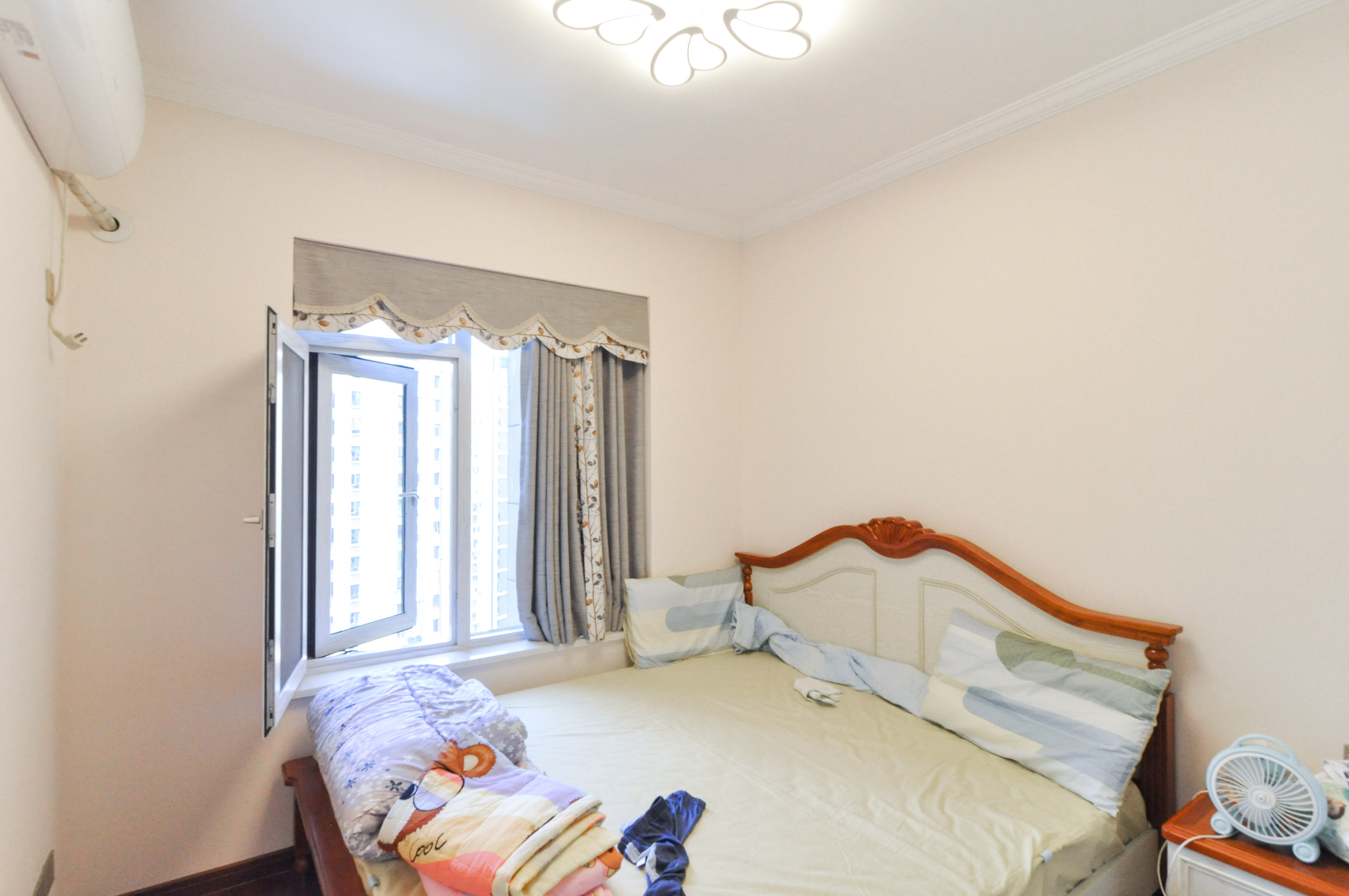 卓越浅水湾  4室2厅2卫    195.0万其他