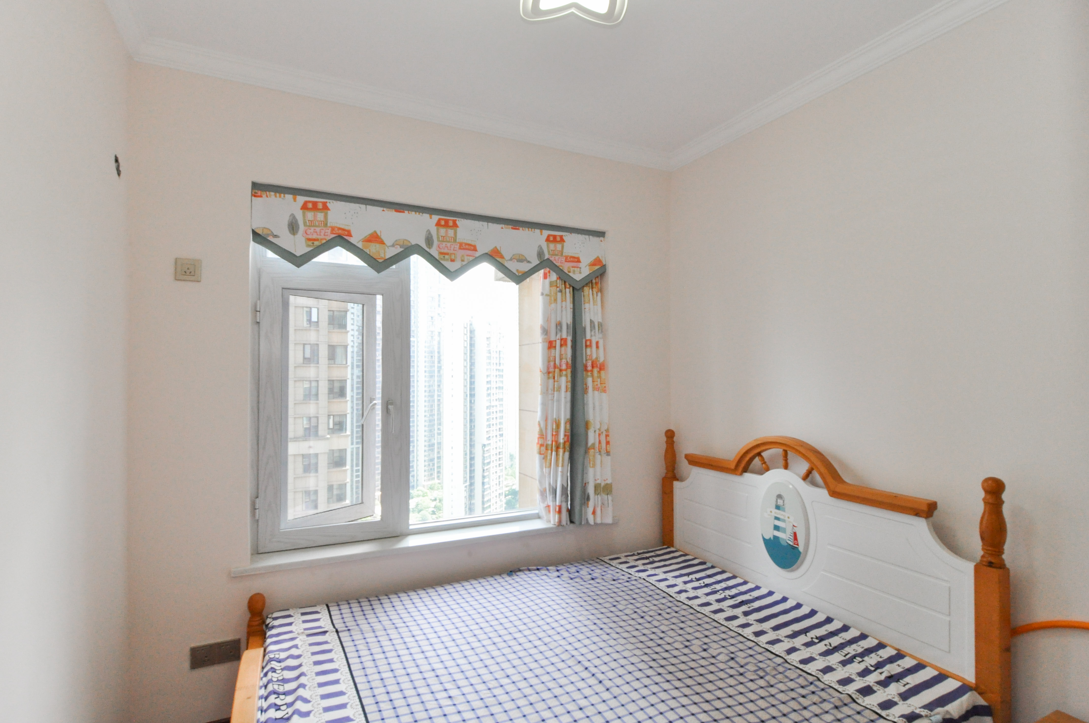 卓越浅水湾  4室2厅2卫    195.0万其他