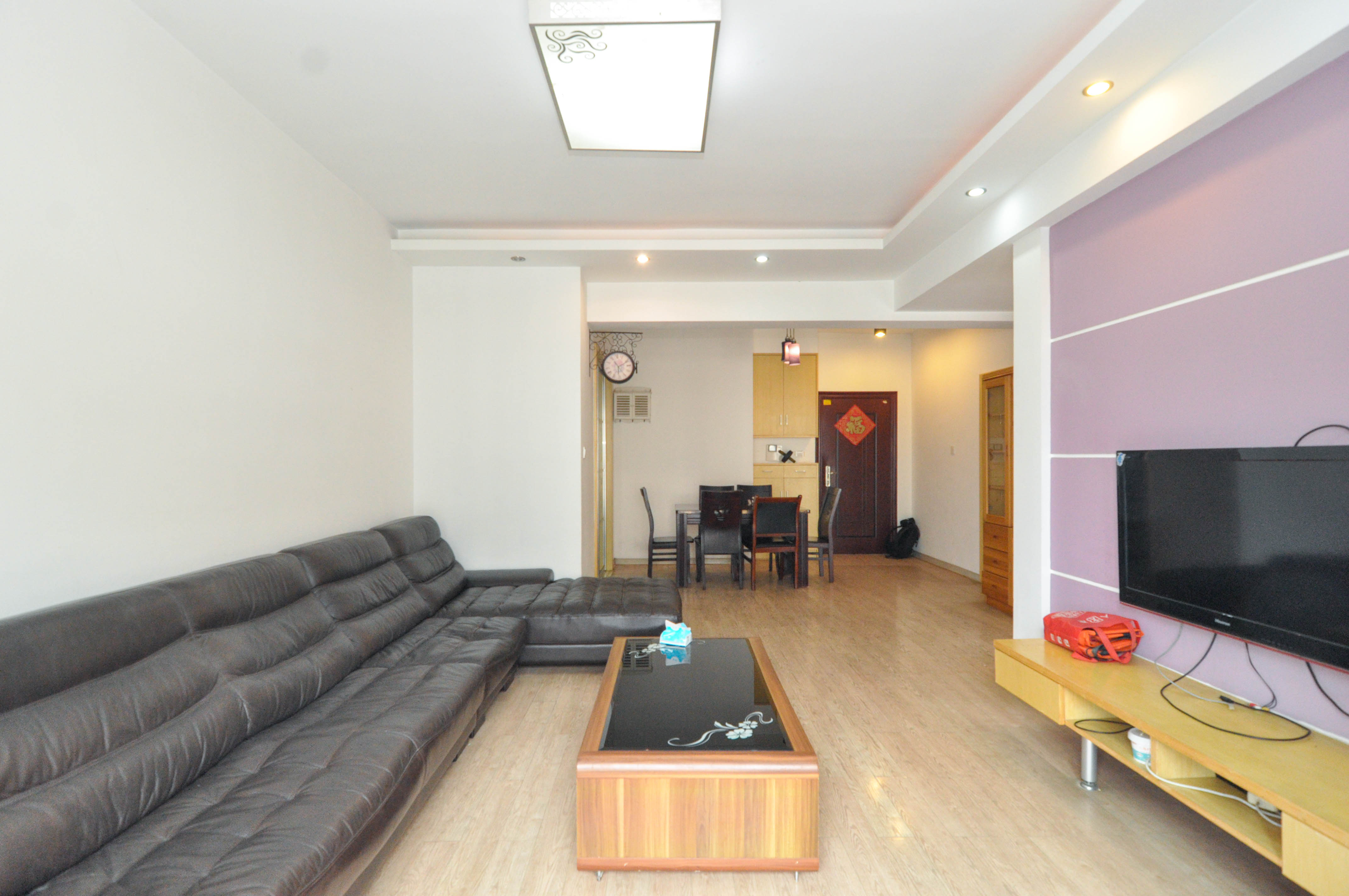 中房F联邦  2室2厅1卫    69.0万 中房F联邦  2室2厅1卫    69.0万客厅