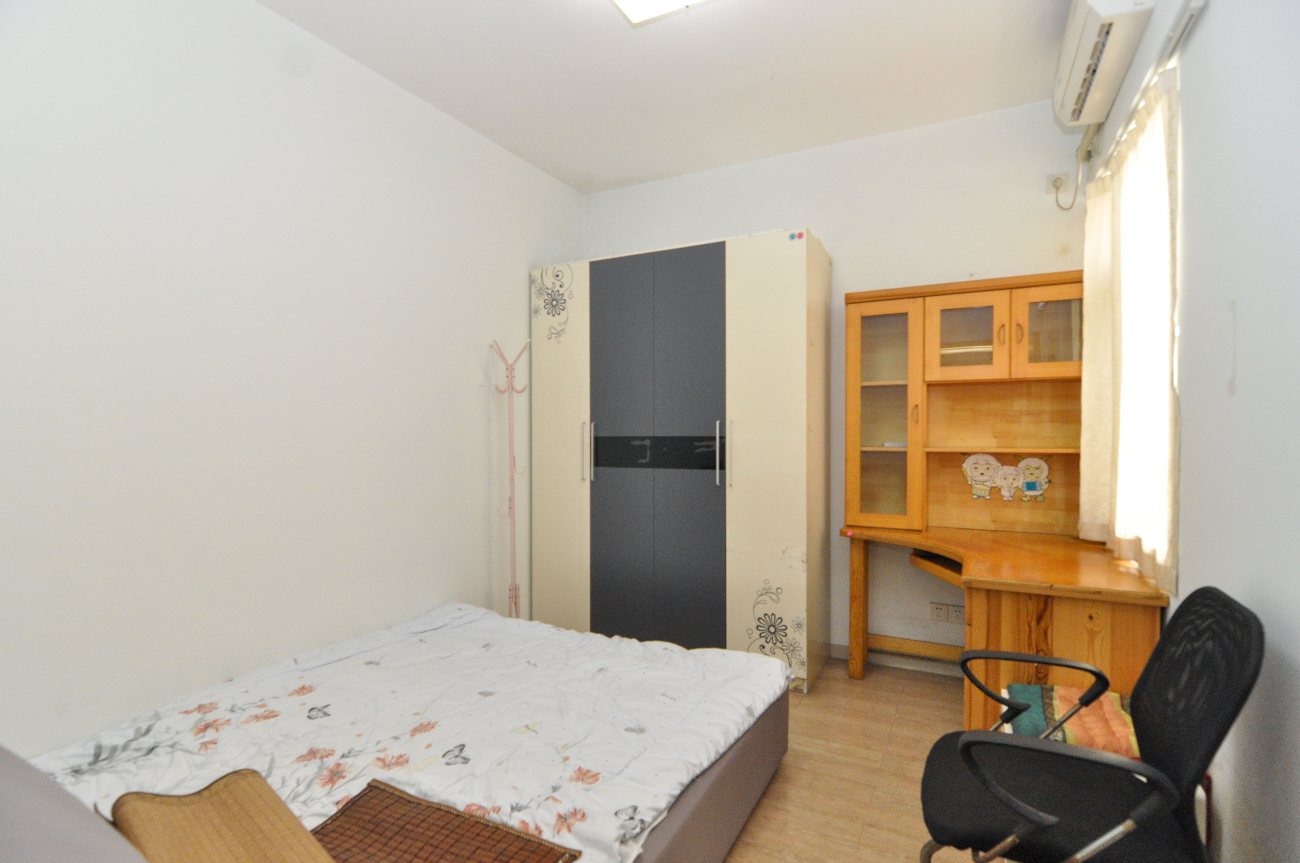 中房F联邦  2室2厅1卫    69.0万 中房F联邦  2室2厅1卫    69.0万卧室