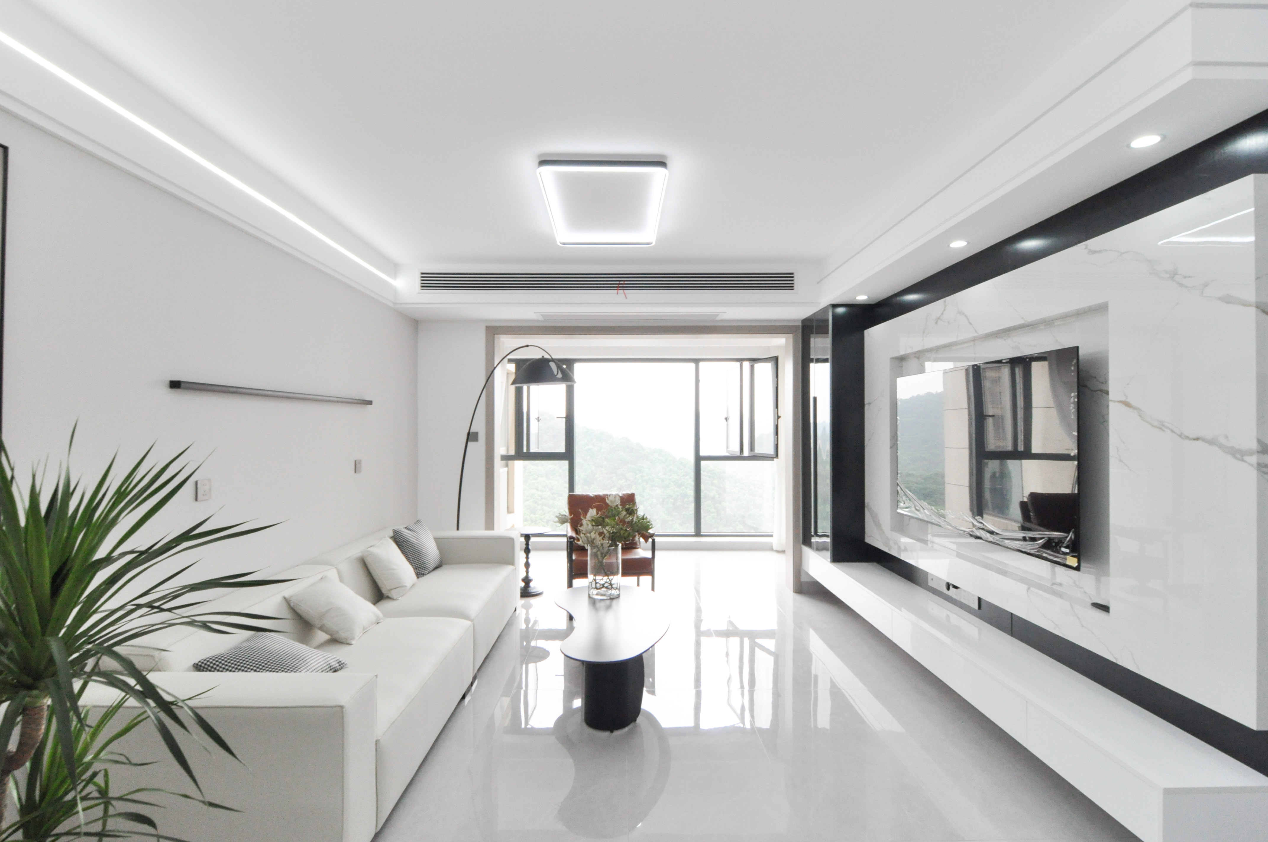 梅溪正荣府  4室2厅2卫    168.0万客厅