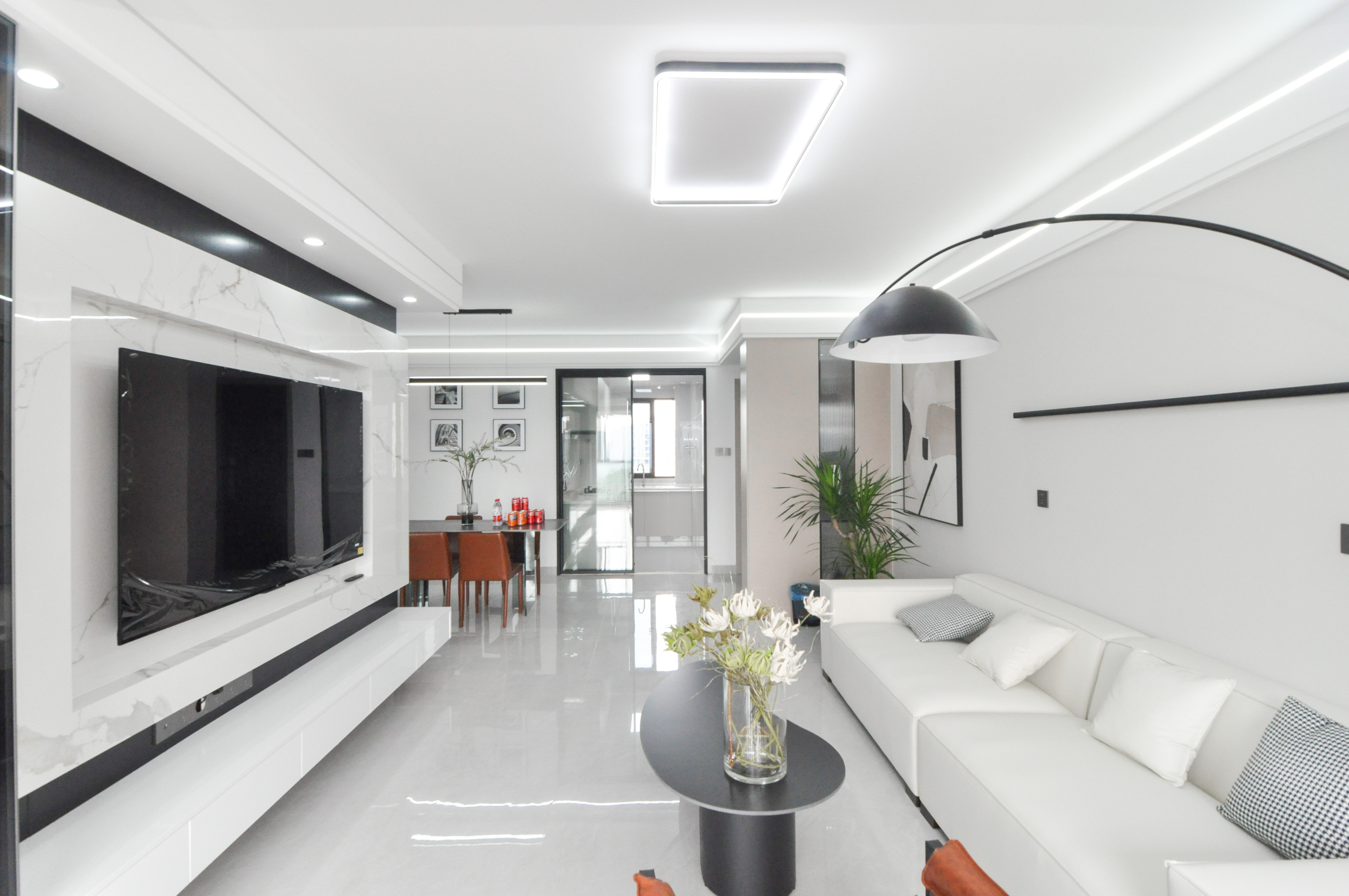 梅溪正荣府  4室2厅2卫    168.0万客厅