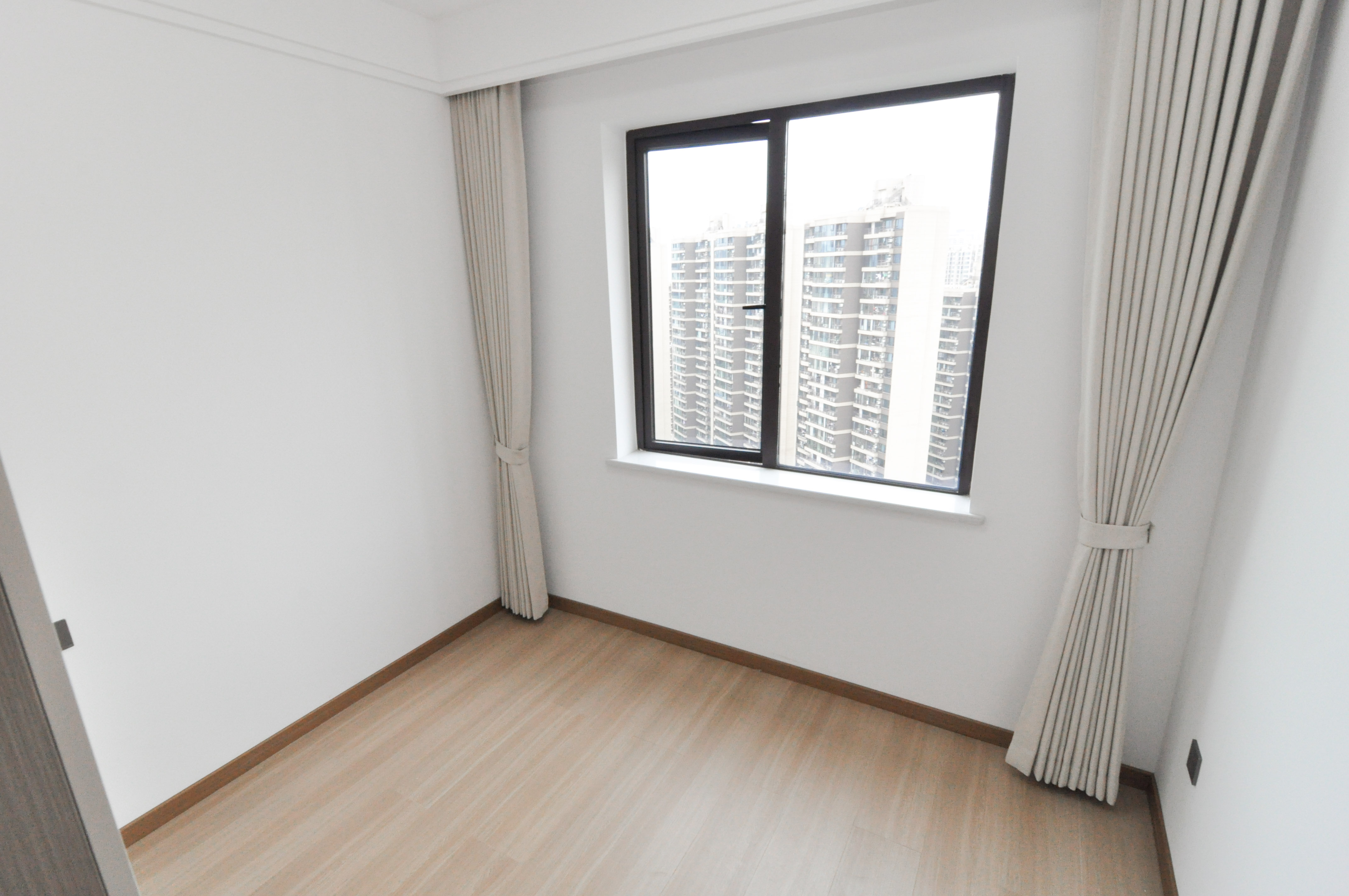 梅溪正荣府  4室2厅2卫    168.0万其他