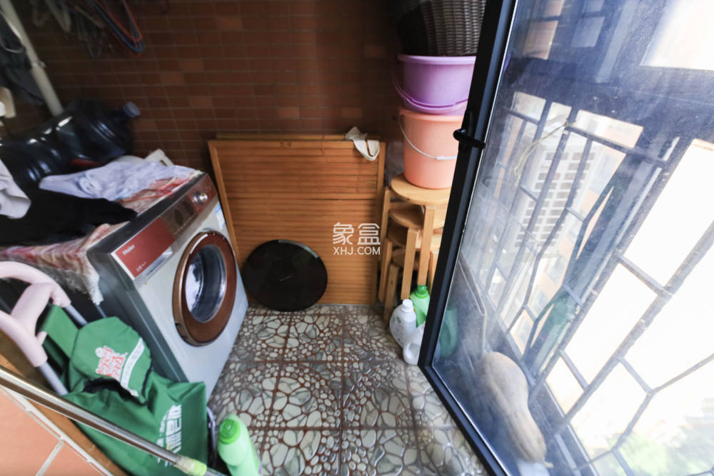 恒生碧水龍庭  3室2廳2衛(wèi)   131.80萬