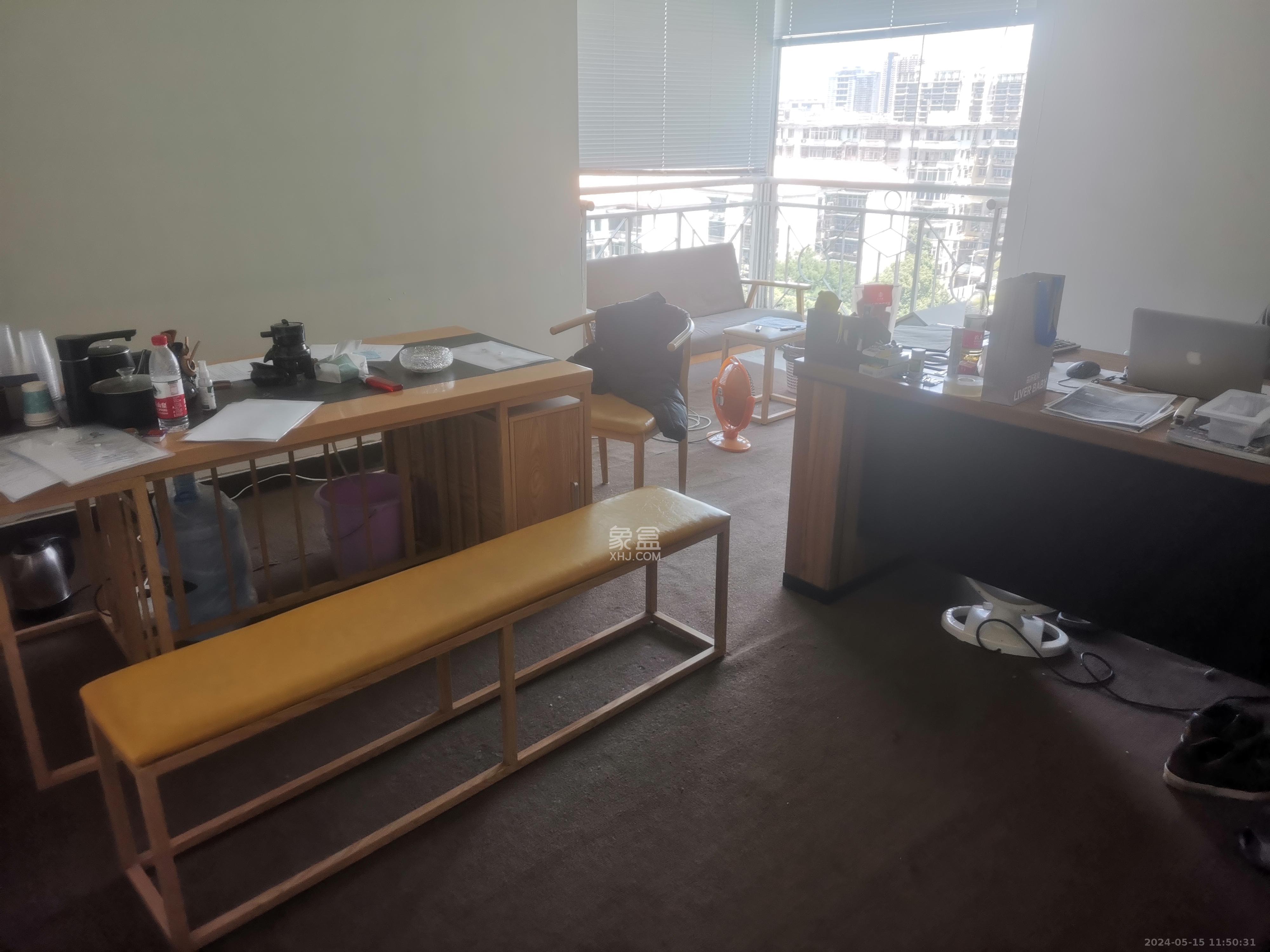東方之珠  4室2廳1衛(wèi)   3800.00元/月室內(nèi)圖