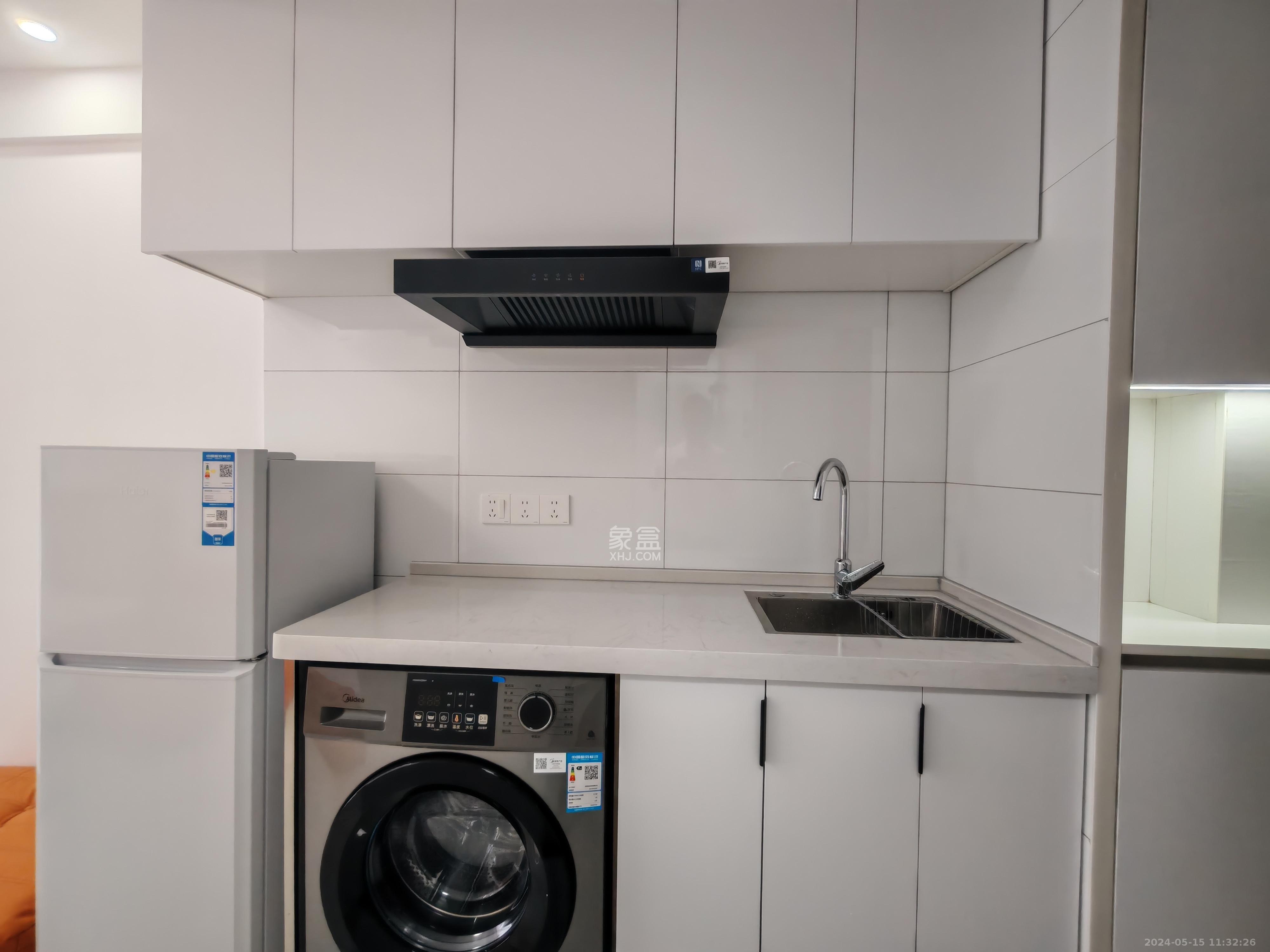 保利天禧EF区  1室1厅1卫    1700.0元/月室内图