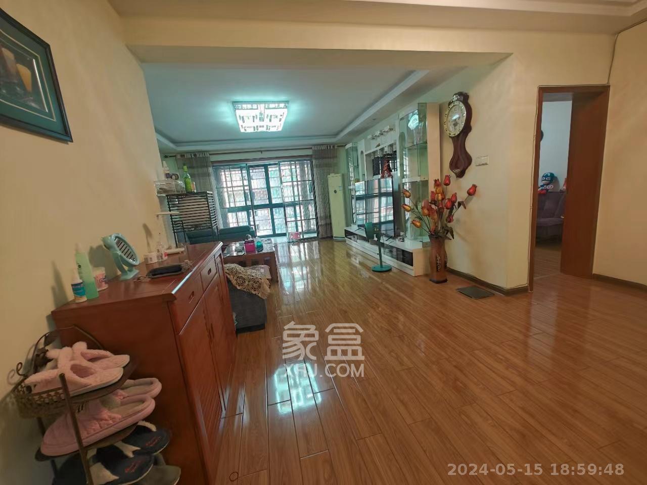 麓谷E家人  4室2厅1卫   3800.00元/月室内图1