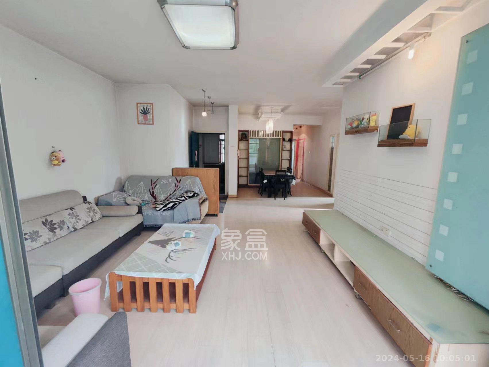 华盛家园  4室2厅2卫   2200.00元/月室内图1