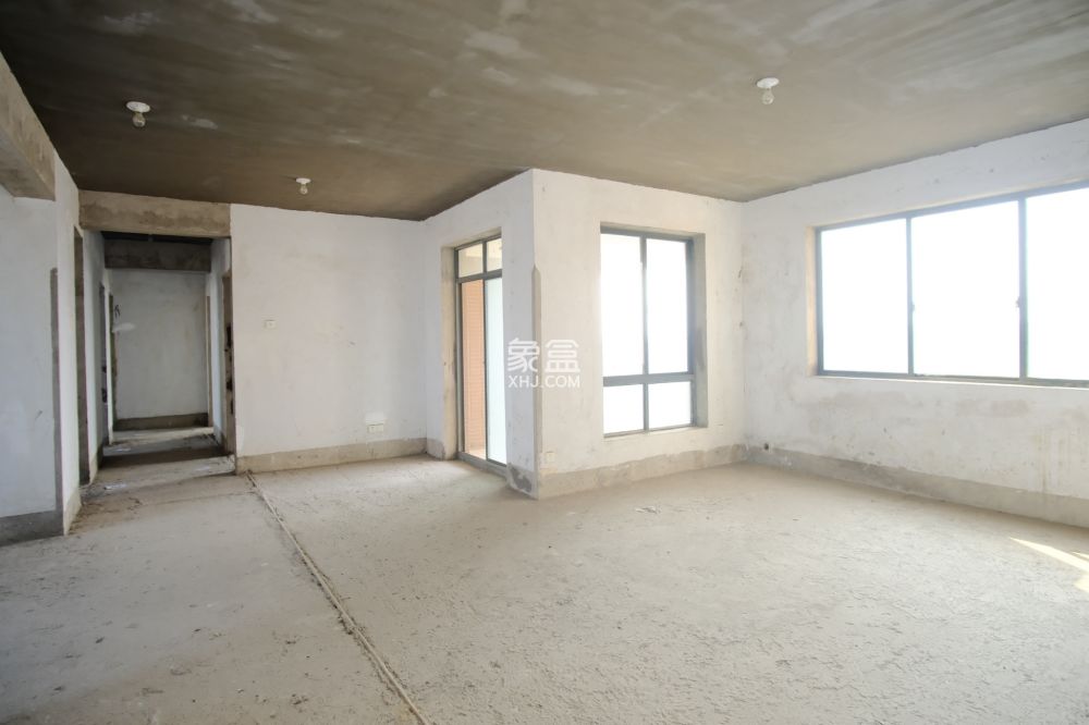 圆梦完美生活  4室2厅2卫    85.8万