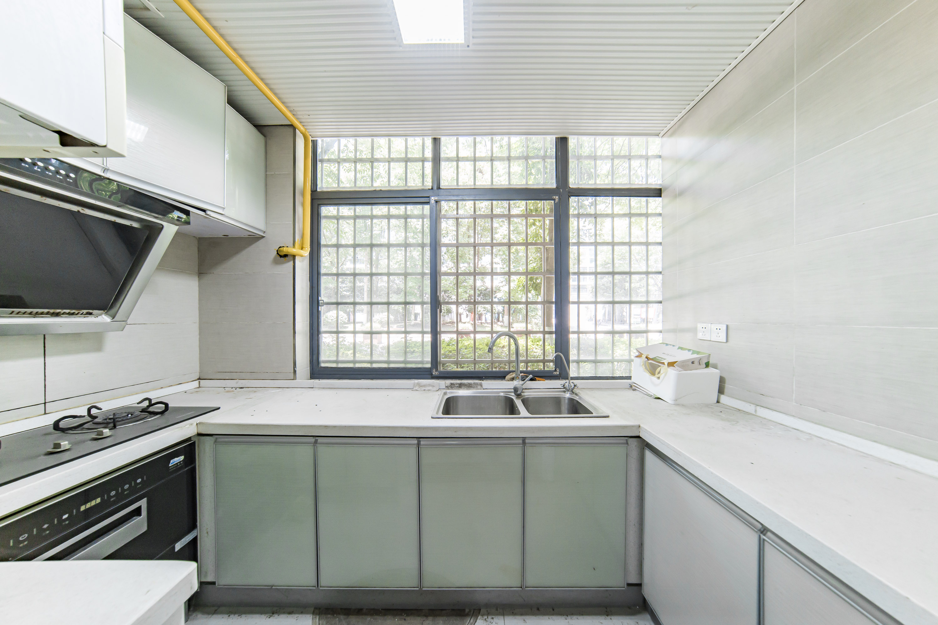 阳光100二期 2室2厅1卫 76.0万 阳光100二期 2室2厅1卫 76.0万厨房