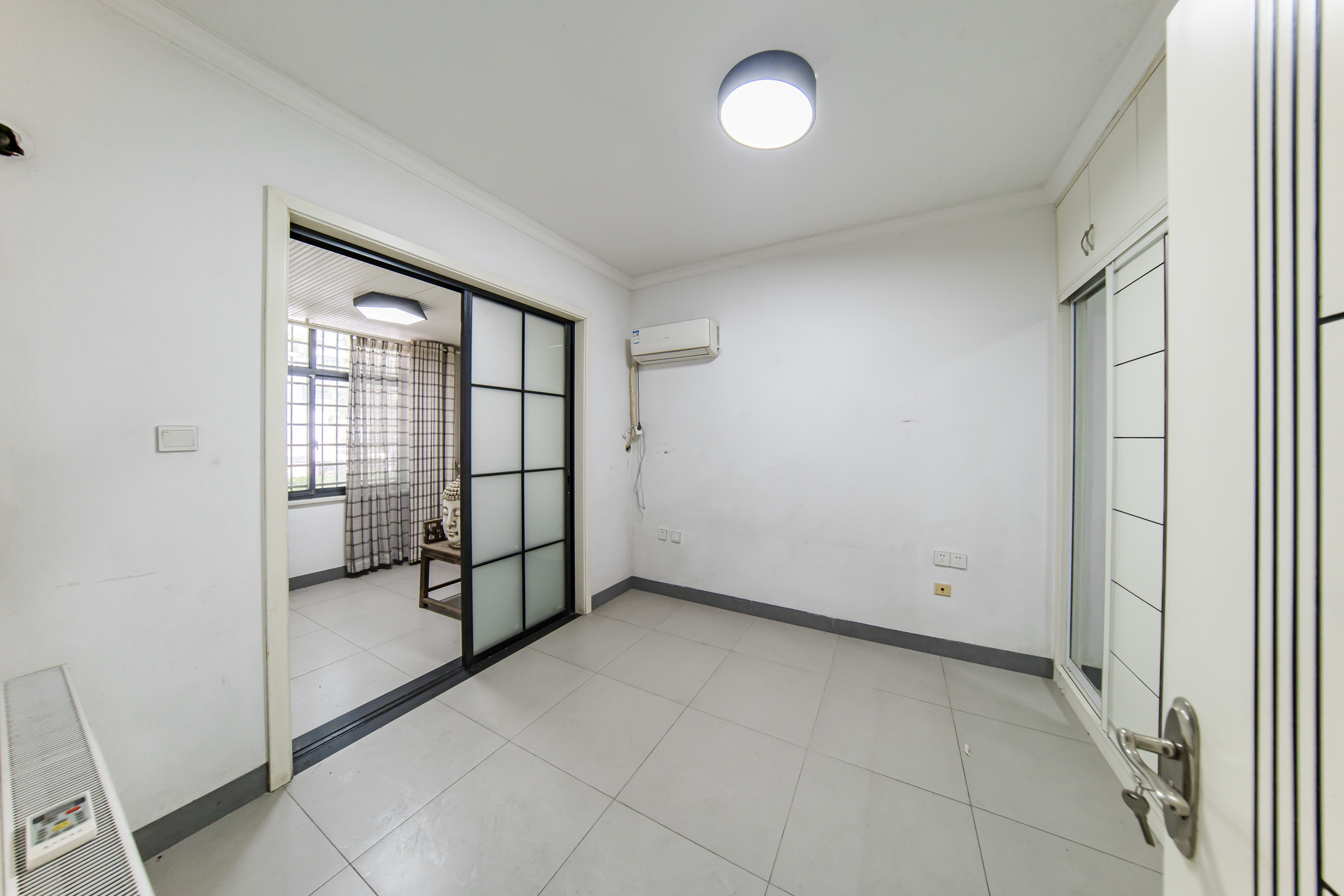 阳光100二期 2室2厅1卫 76.0万 阳光100二期 2室2厅1卫 76.0万卧室