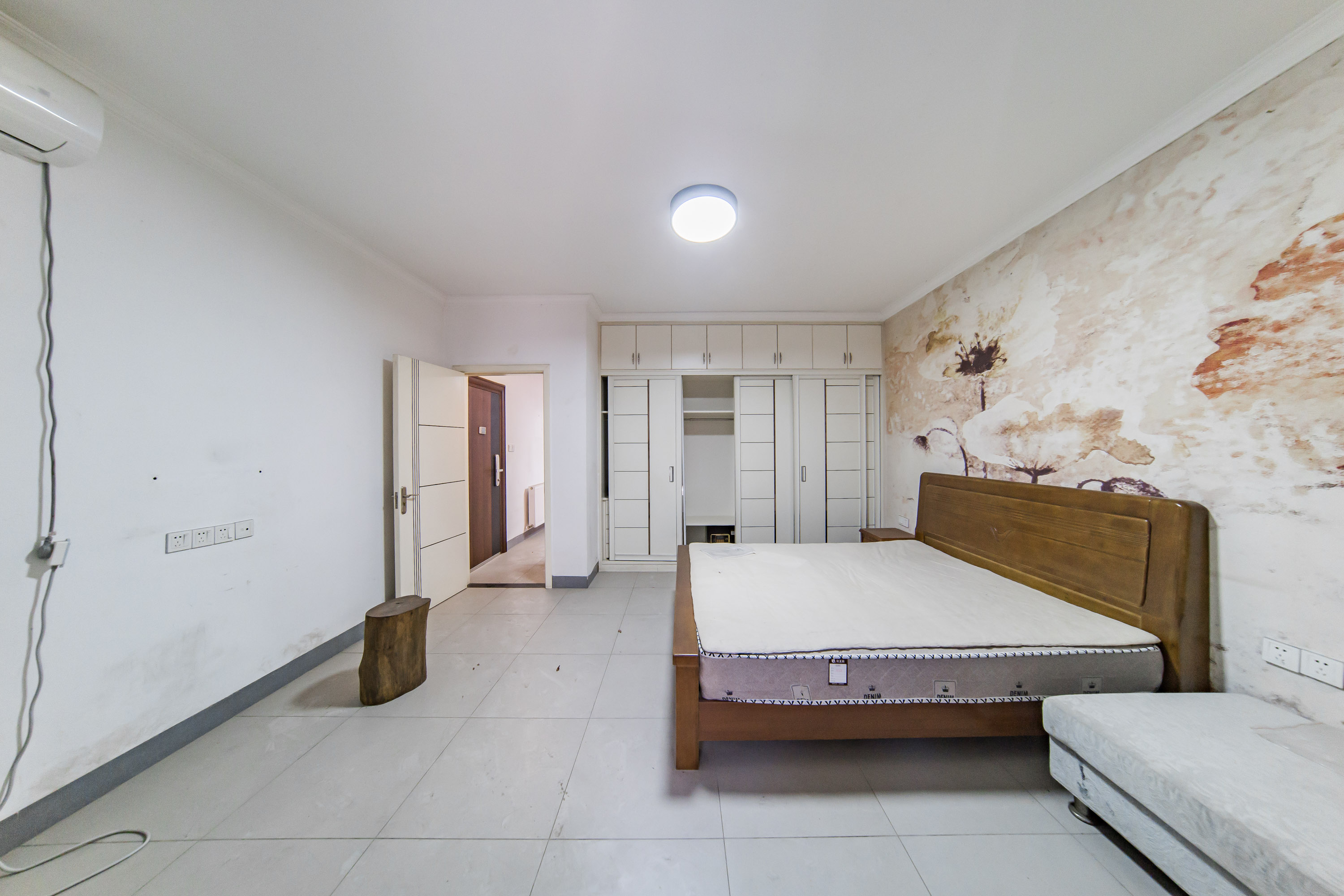 阳光100二期 2室2厅1卫 76.0万 阳光100二期 2室2厅1卫 76.0万卧室