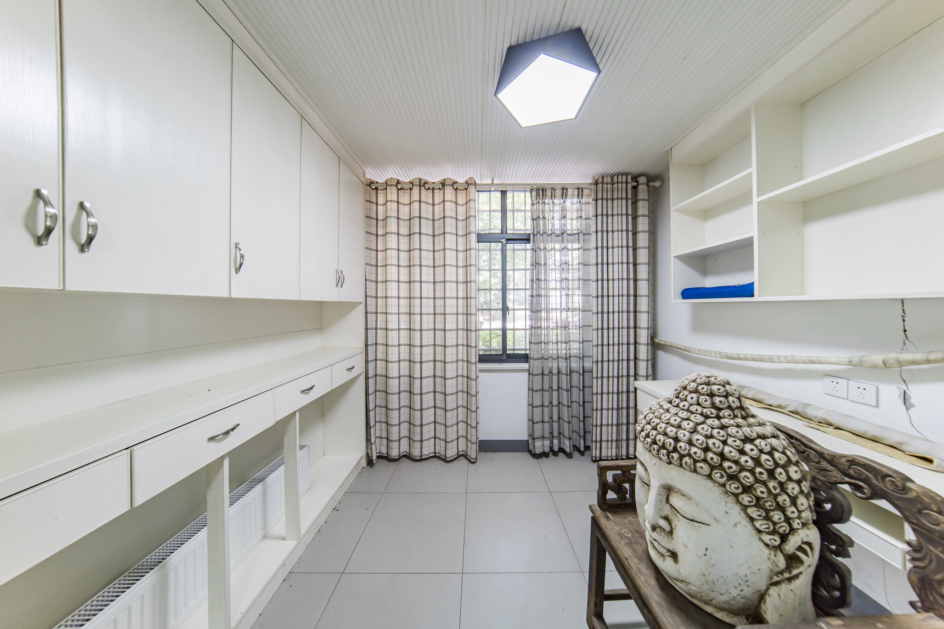 阳光100二期 2室2厅1卫 76.0万 阳光100二期 2室2厅1卫 76.0万阳台