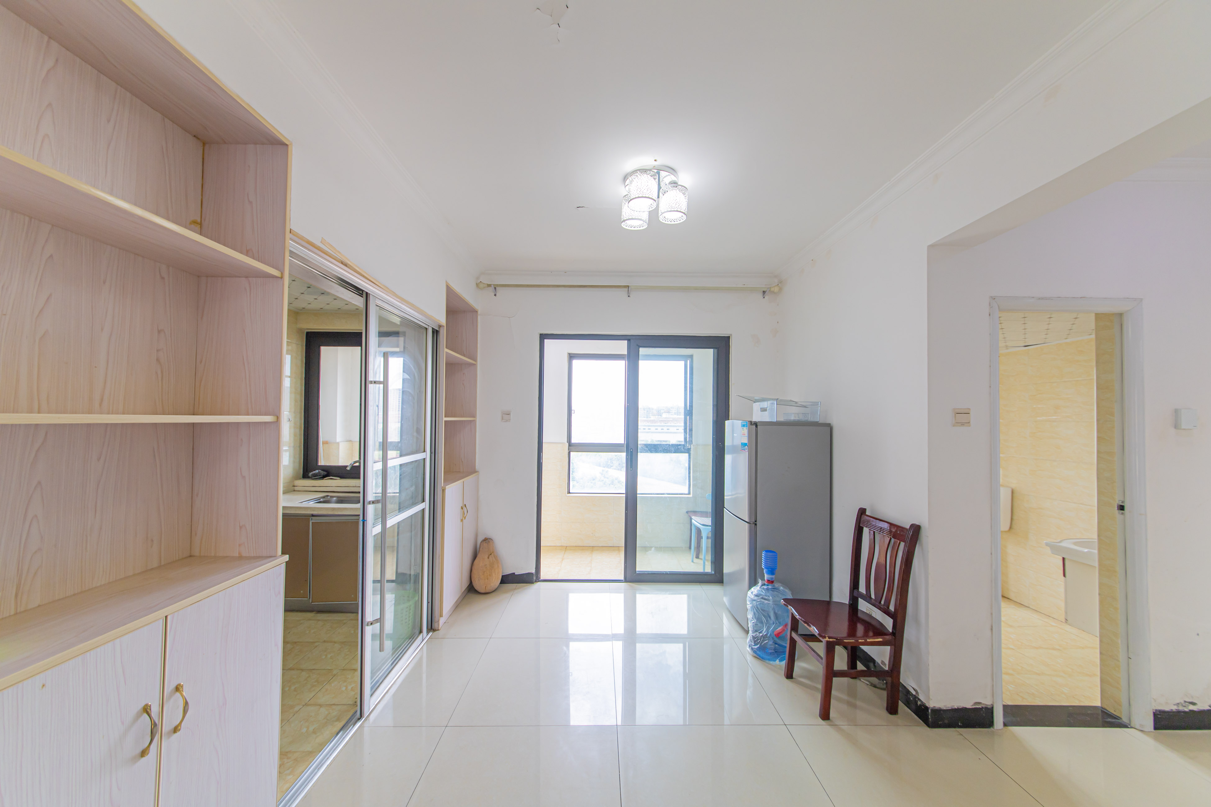 中信凯旋蓝岸(中信新城三期) 3室2厅1卫 84.0万 中信凯旋蓝岸(中信新城三期) 3室2厅1卫 84.0万客厅