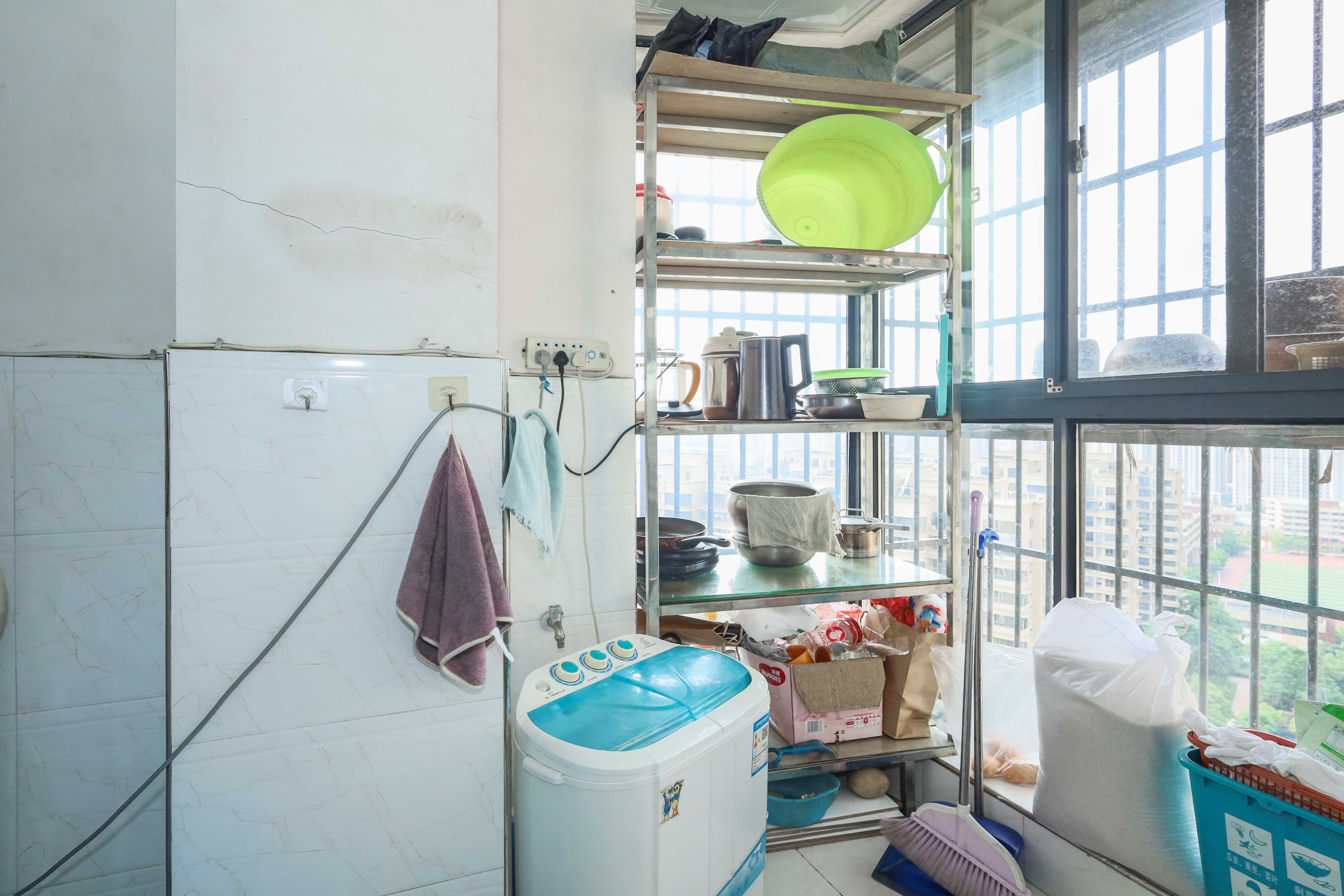 保利麓谷林语C区  3室2厅2卫   142.00万阳台