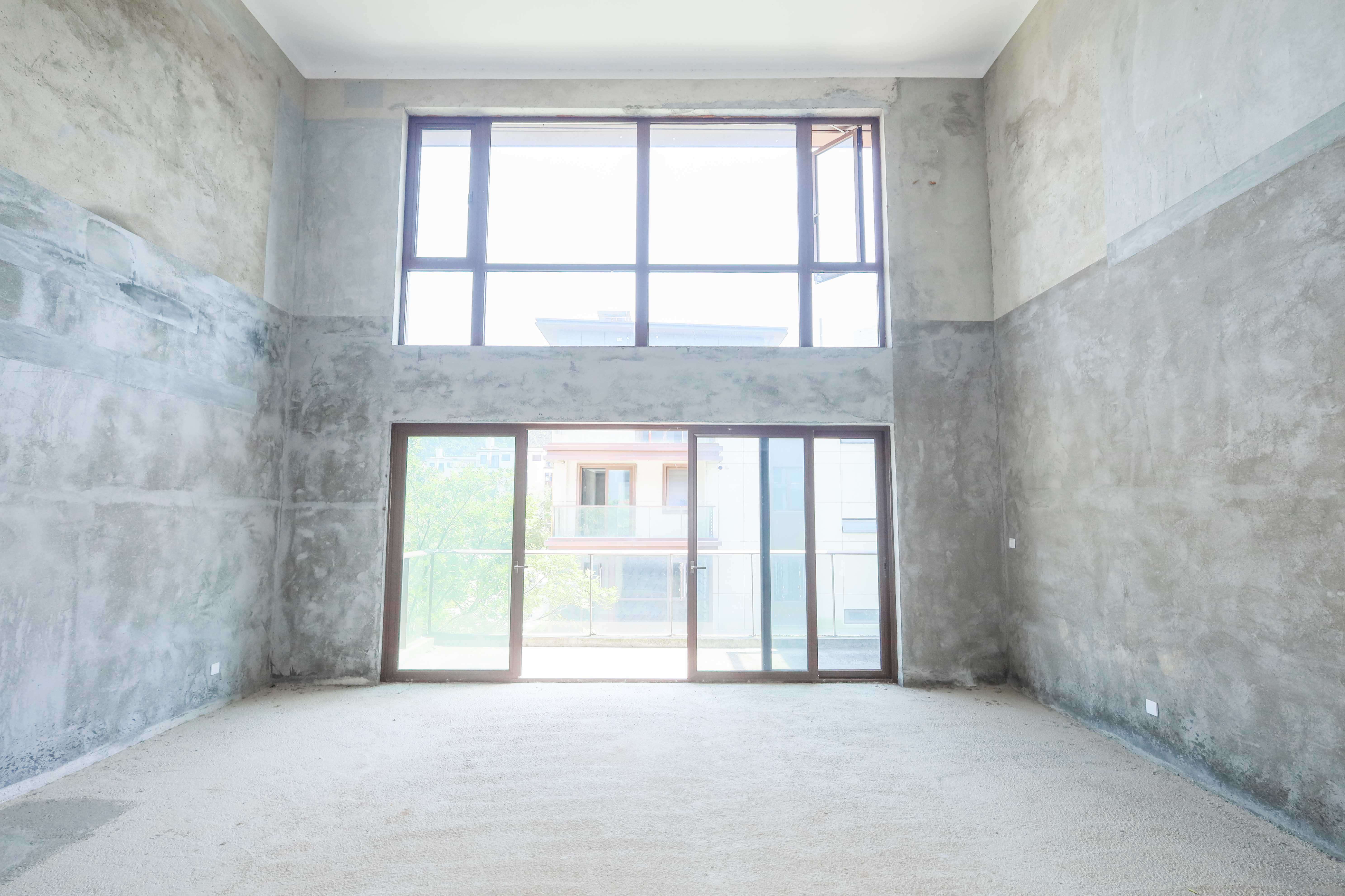 绿地麓湖郡  4室2厅3卫    320.0万 绿地麓湖郡  4室2厅3卫    320.0万客厅