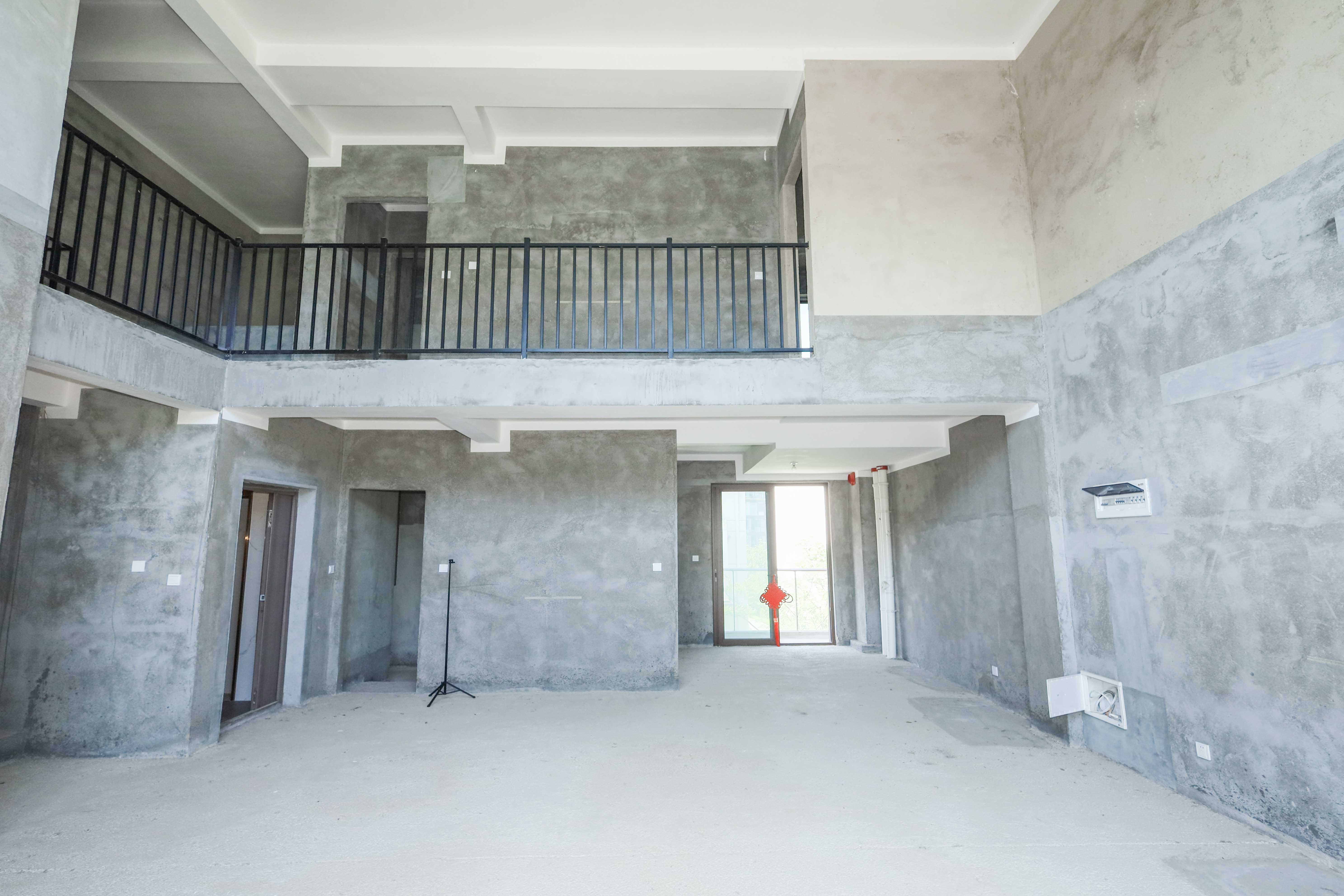 绿地麓湖郡  4室2厅3卫    320.0万 绿地麓湖郡  4室2厅3卫    320.0万客厅