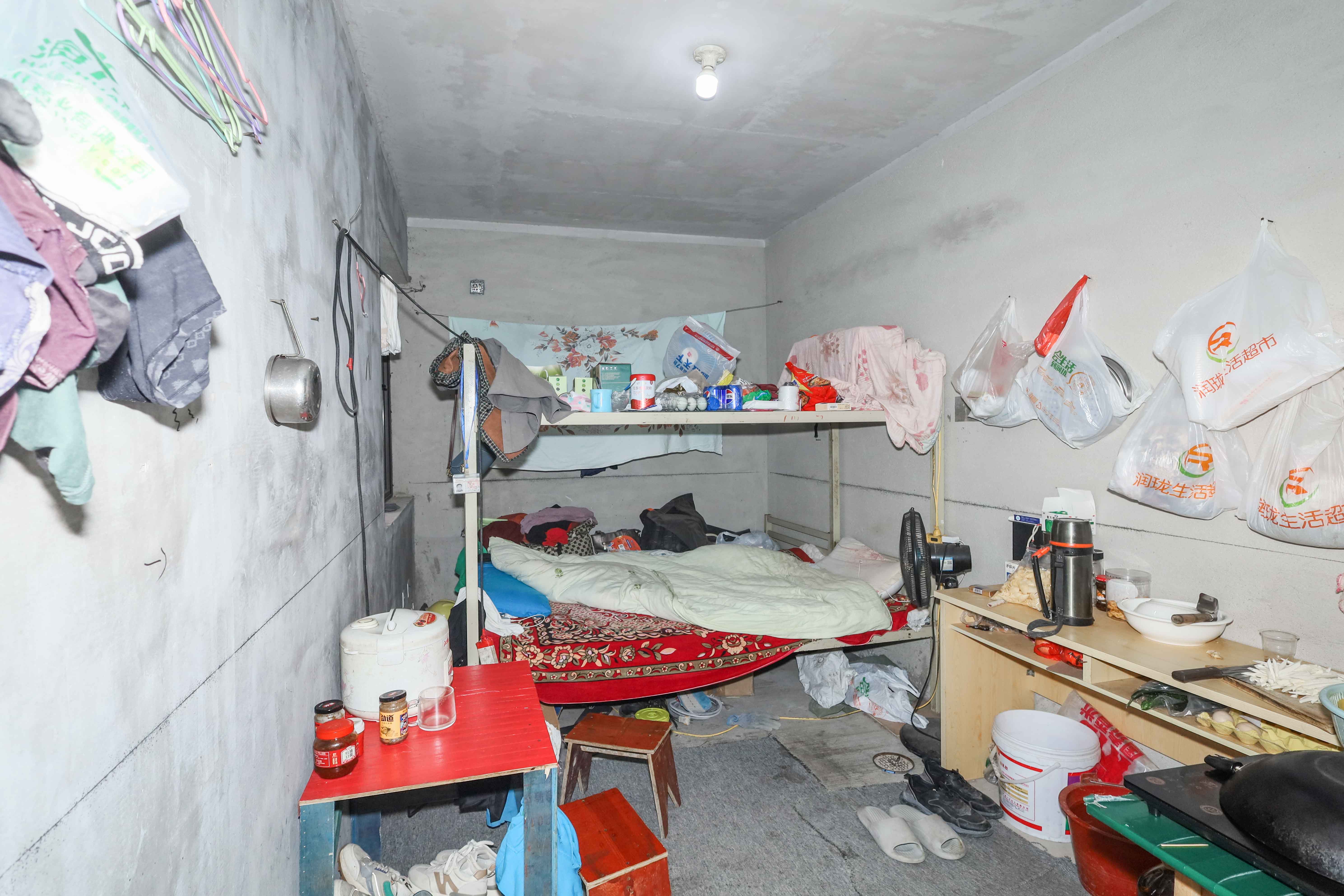 中国铁建梅溪青秀二期  3室2厅2卫   135.00万卧室