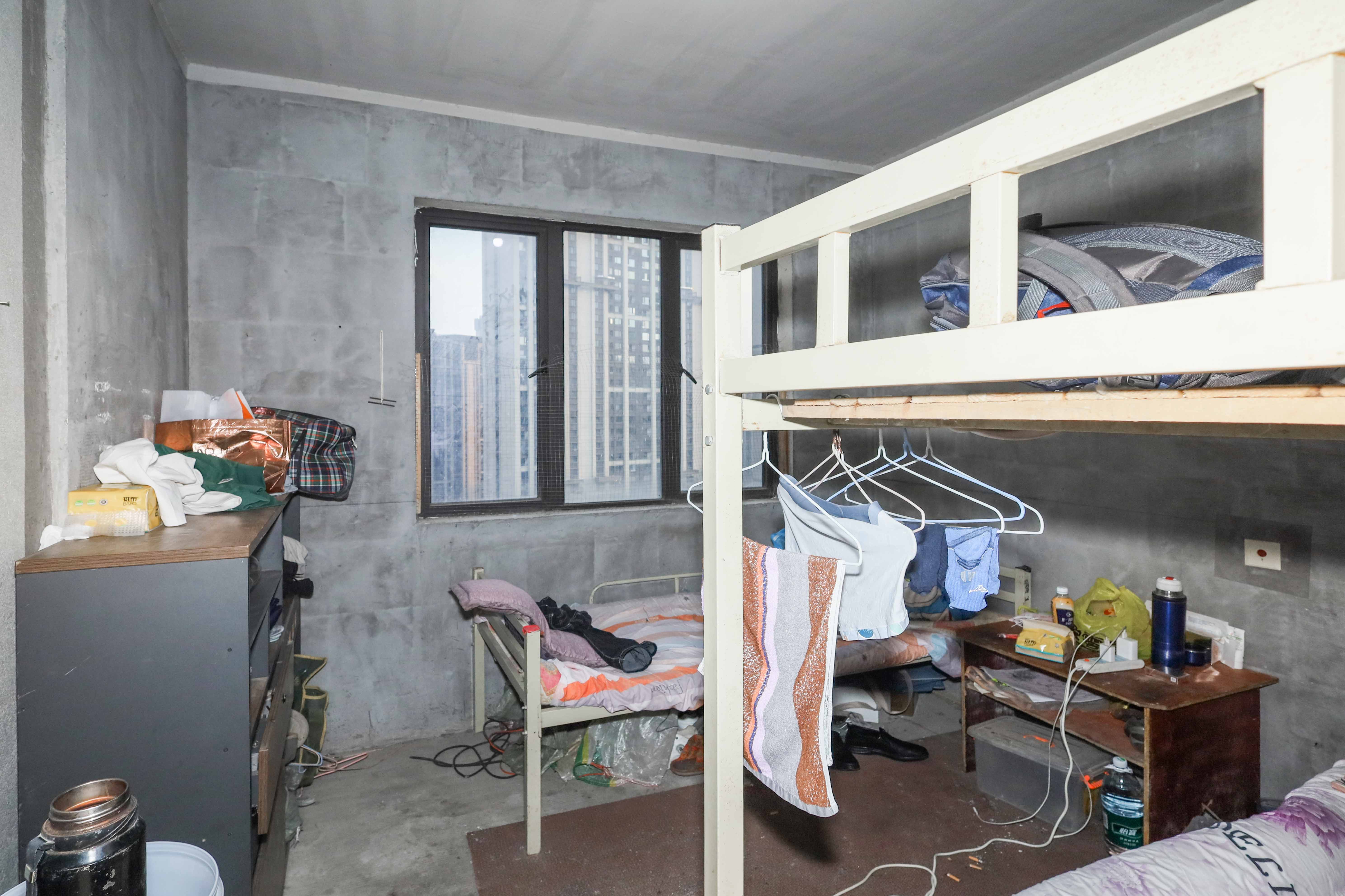 中国铁建梅溪青秀二期  3室2厅2卫   135.00万卧室