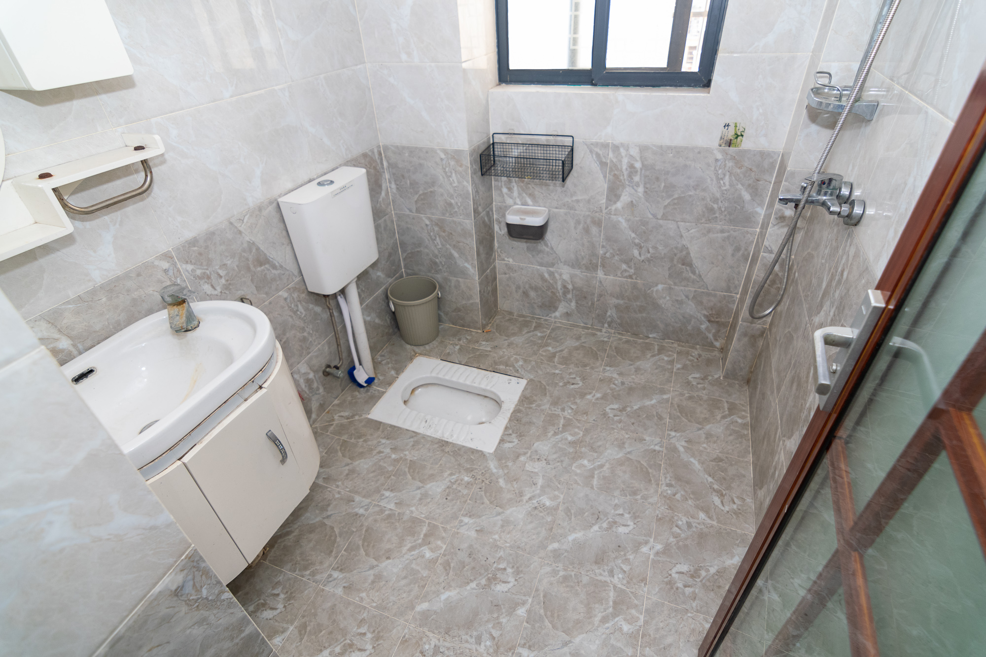 盛腾雅苑(新雅黄金苑二期) 3室2厅1卫 48.8万 盛腾雅苑(新雅黄金苑二期) 3室2厅1卫 48.8万卫生间