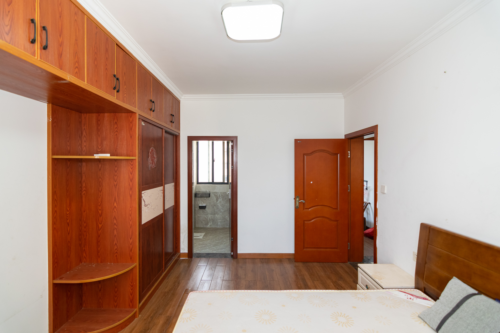 盛腾雅苑(新雅黄金苑二期) 3室2厅1卫 48.8万 盛腾雅苑(新雅黄金苑二期) 3室2厅1卫 48.8万卧室