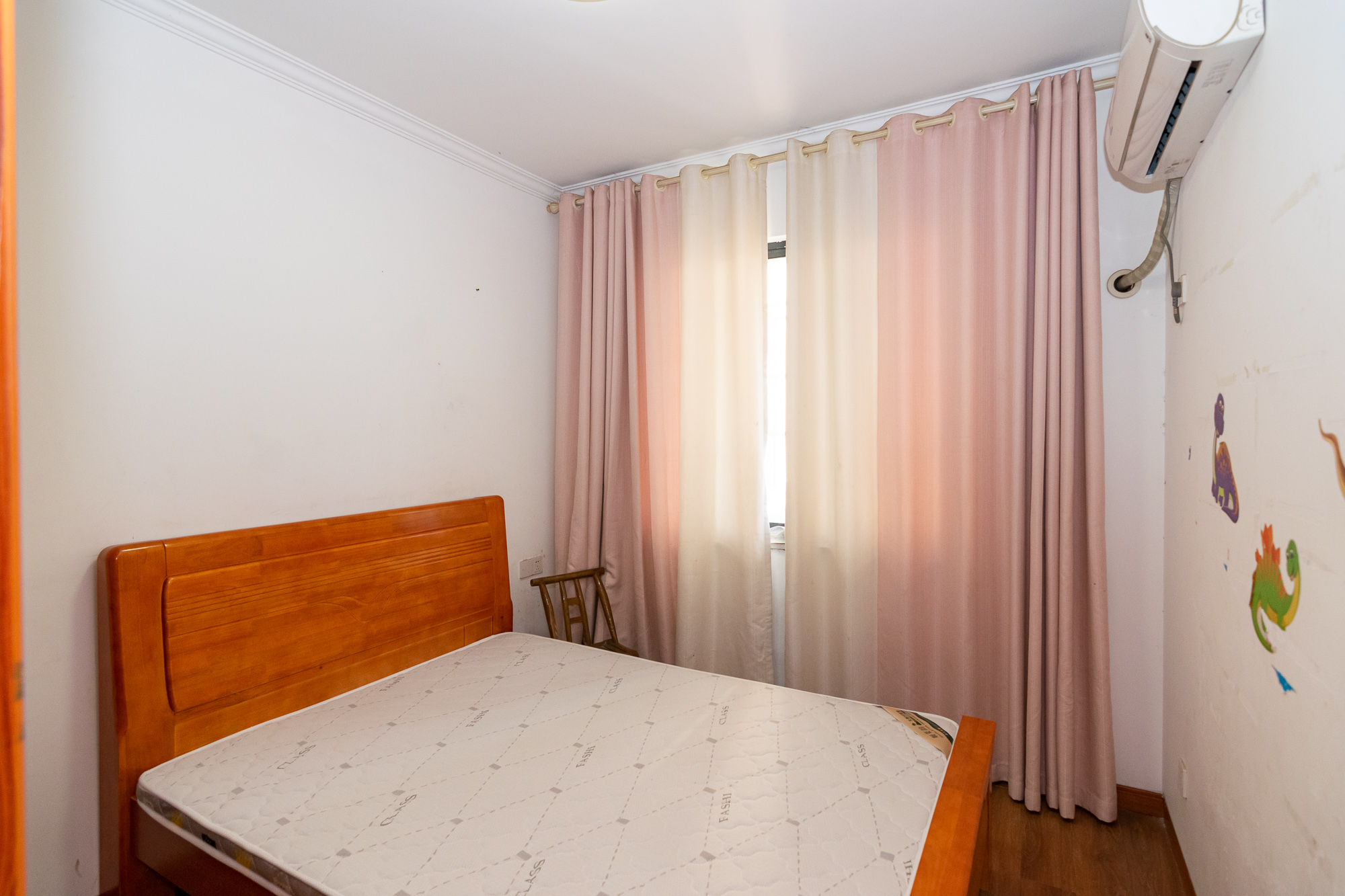 盛腾雅苑(新雅黄金苑二期) 3室2厅1卫 48.8万 盛腾雅苑(新雅黄金苑二期) 3室2厅1卫 48.8万卧室