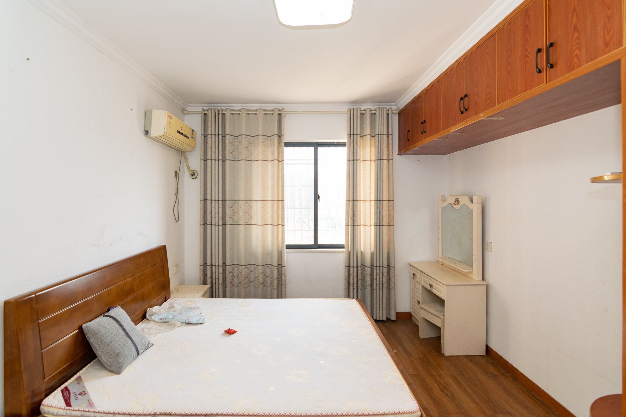 盛腾雅苑(新雅黄金苑二期) 3室2厅1卫 48.8万 盛腾雅苑(新雅黄金苑二期) 3室2厅1卫 48.8万卧室