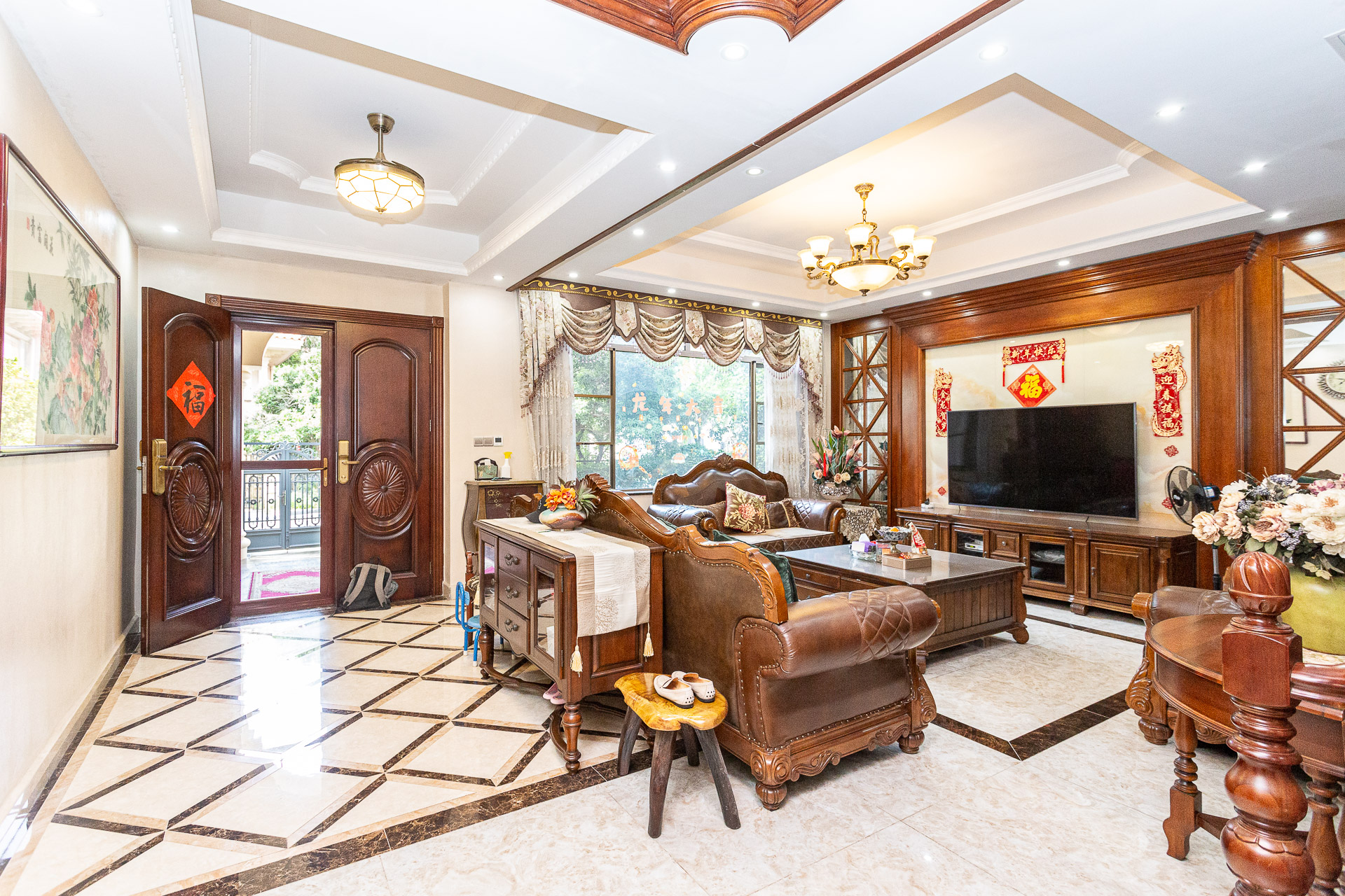 长沙玫瑰园 8室3厅4卫 1450.0万 长沙玫瑰园 8室3厅4卫 1450.0万客厅