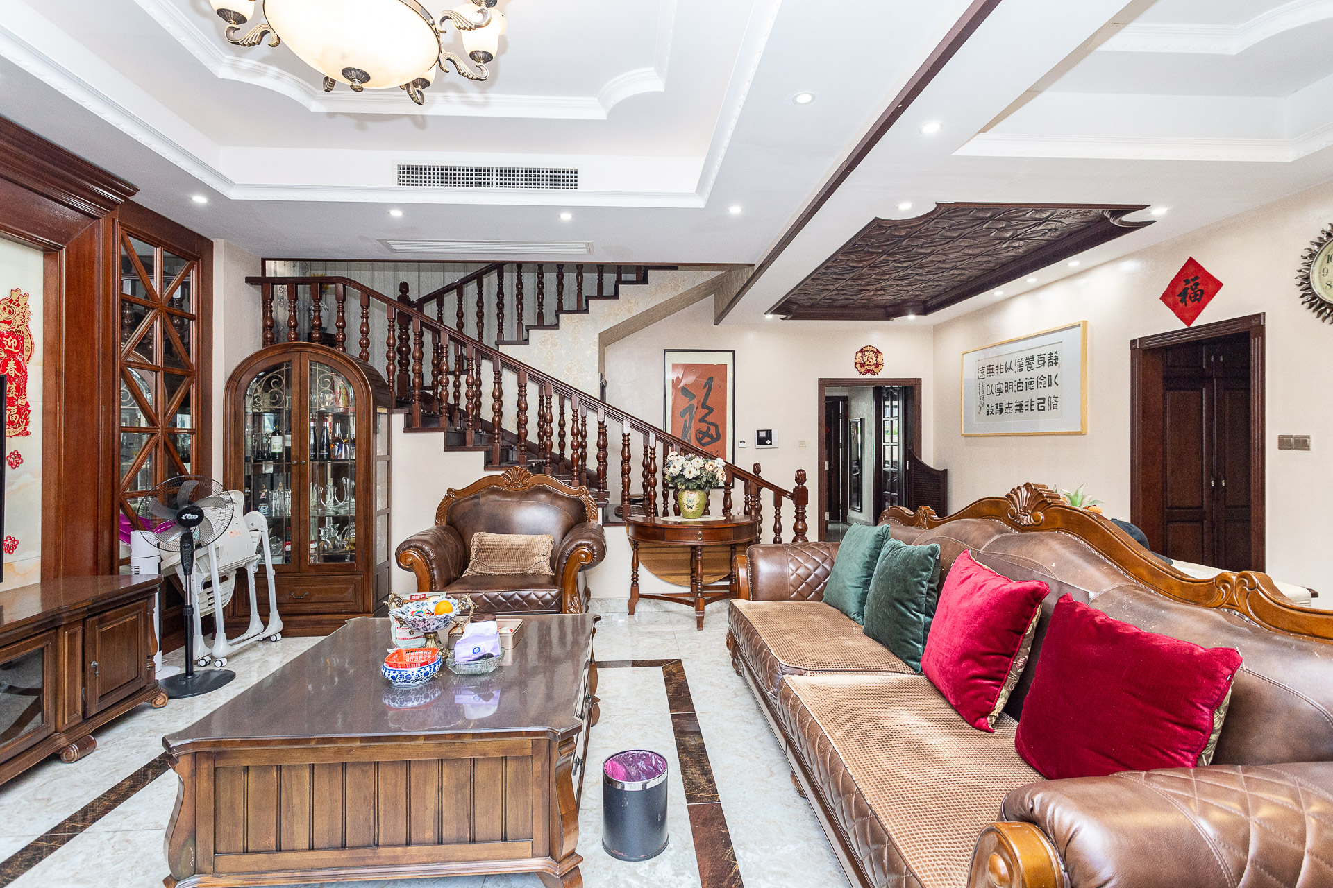 长沙玫瑰园 8室3厅4卫 1450.0万 长沙玫瑰园 8室3厅4卫 1450.0万客厅