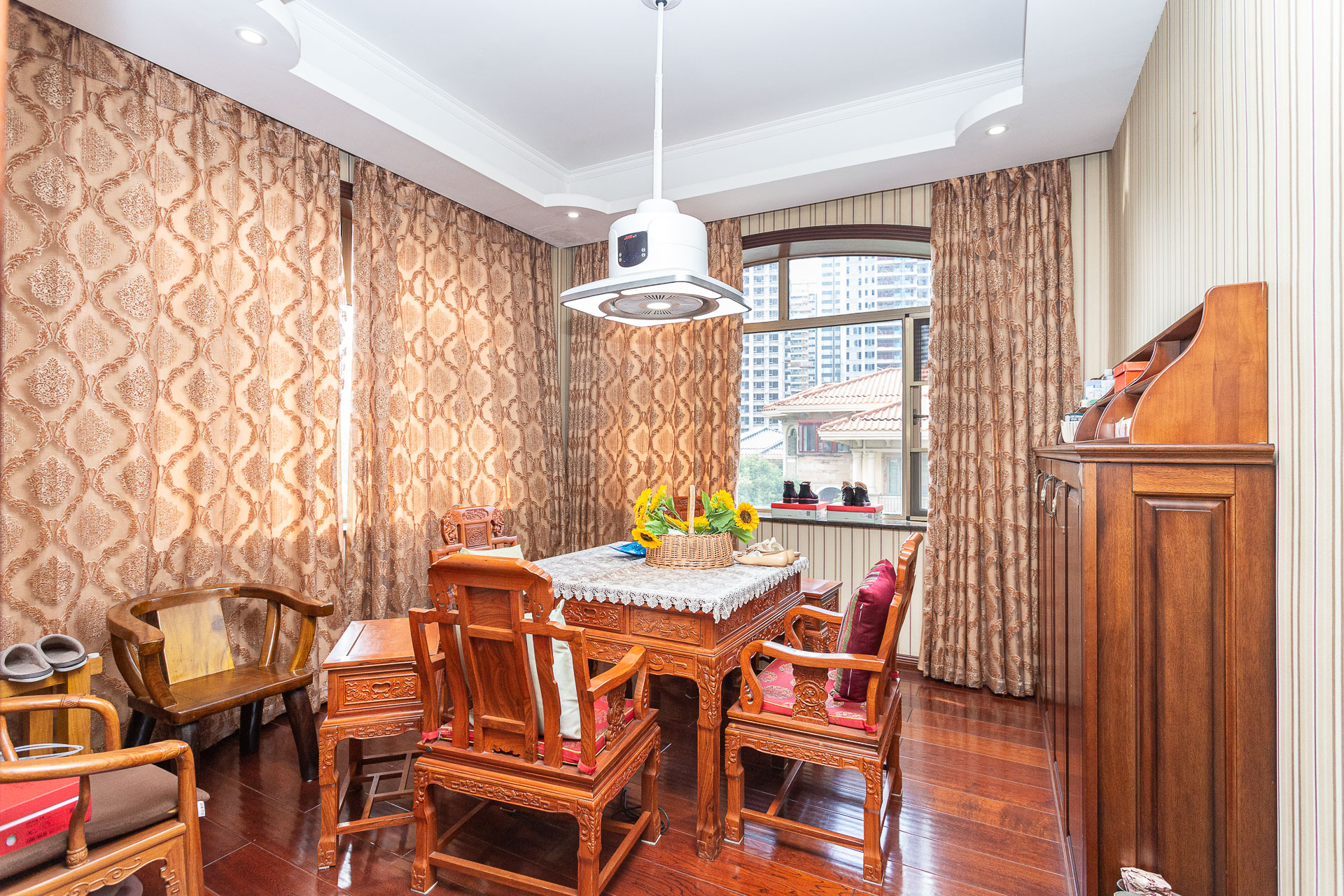 长沙玫瑰园 8室3厅4卫 1450.0万 长沙玫瑰园 8室3厅4卫 1450.0万卧室