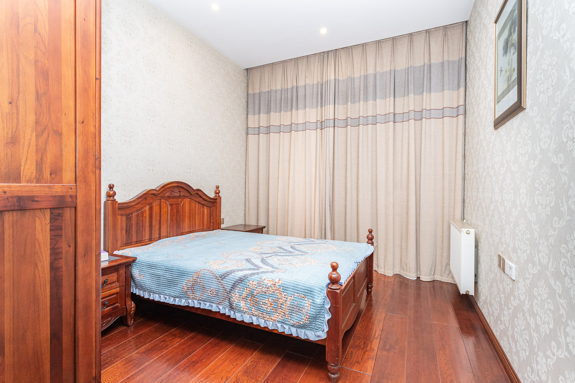 长沙玫瑰园 8室3厅4卫 1450.0万 长沙玫瑰园 8室3厅4卫 1450.0万卧室