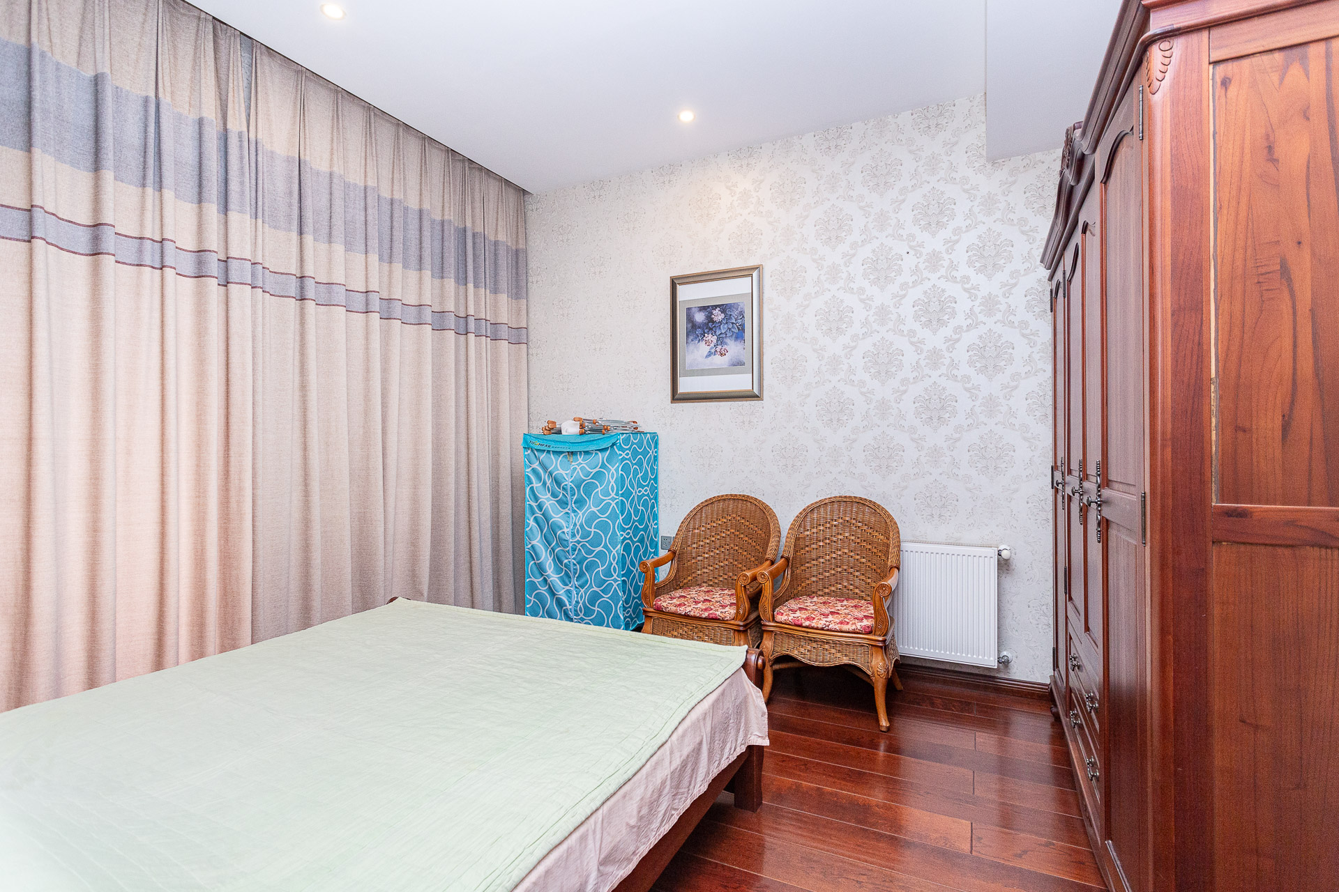 长沙玫瑰园 8室3厅4卫 1450.0万 长沙玫瑰园 8室3厅4卫 1450.0万卧室