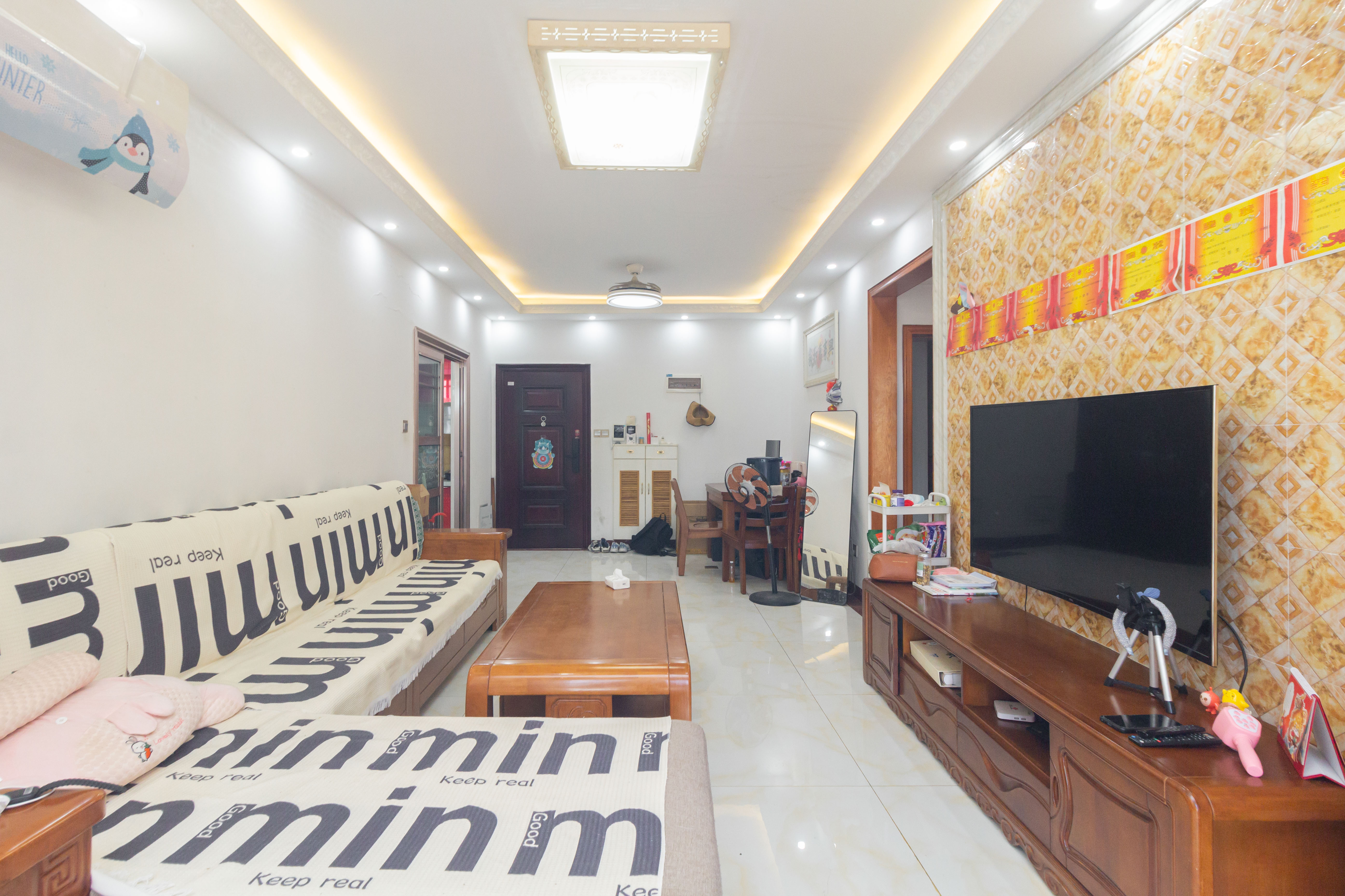 波隆城市花园 2室2厅1卫 47.8万 波隆城市花园 2室2厅1卫 47.8万客厅