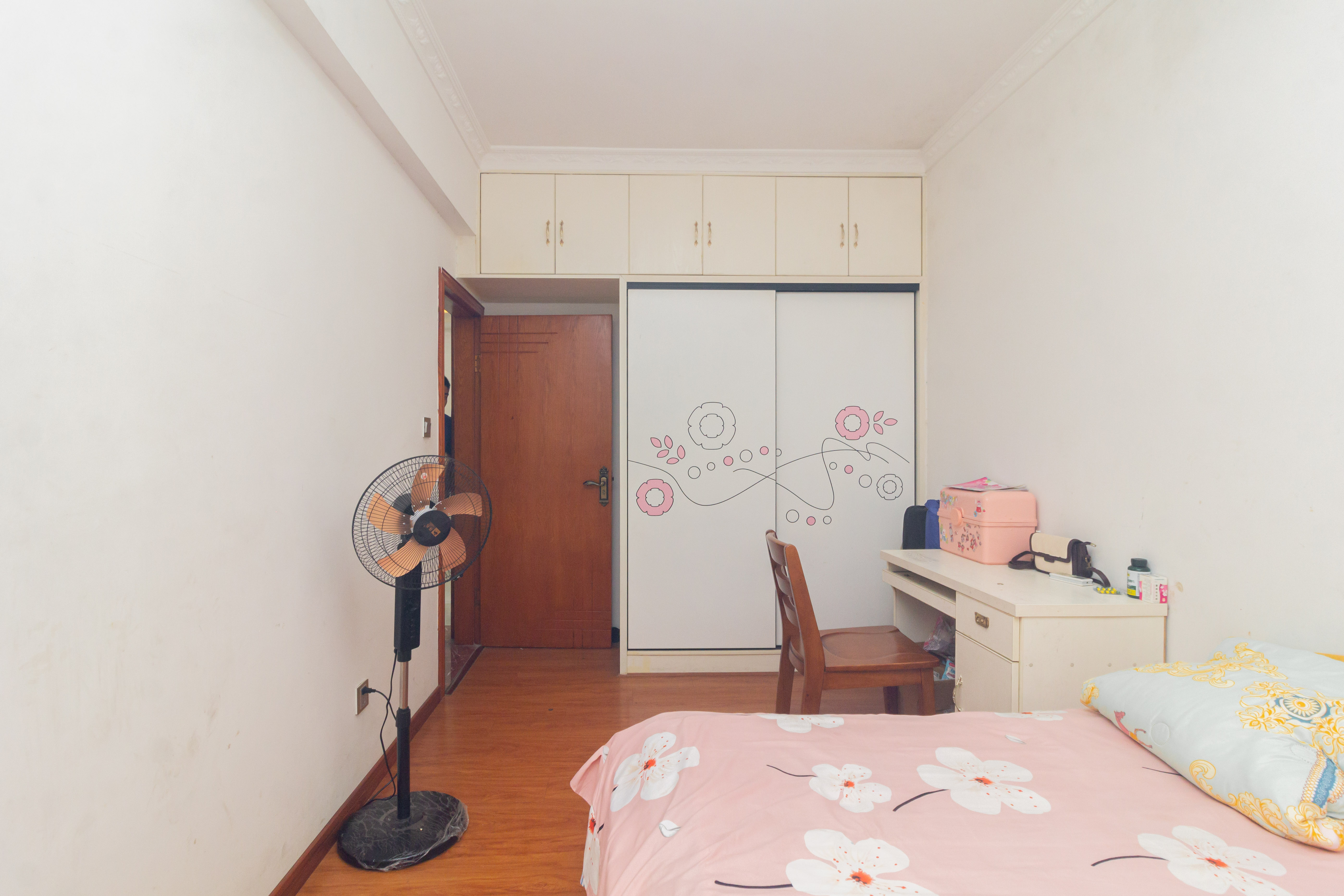 波隆城市花园 2室2厅1卫 47.8万 波隆城市花园 2室2厅1卫 47.8万卧室