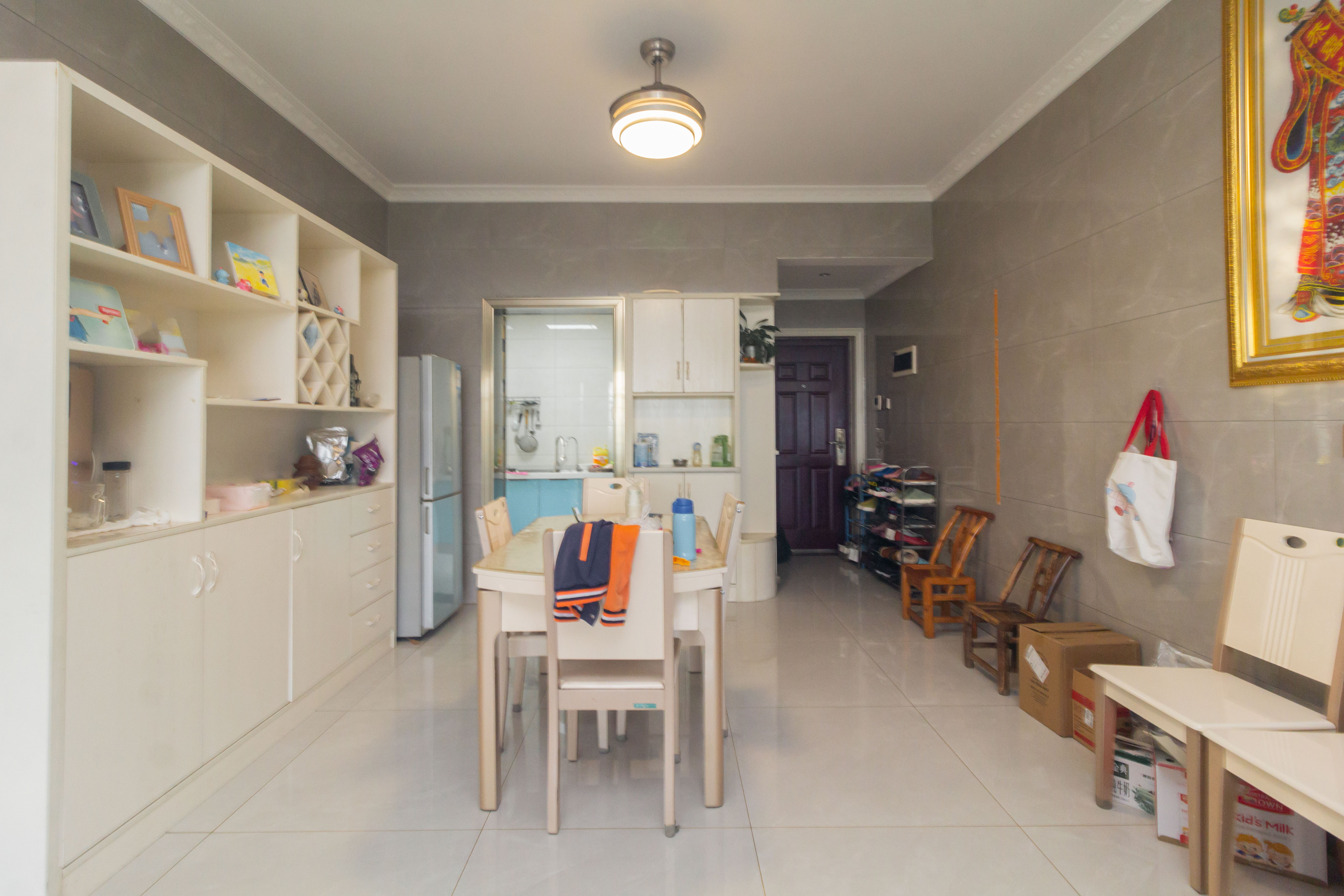 财汇新天地(财汇商务广场) 3室2厅2卫 88.8万 财汇新天地(财汇商务广场) 3室2厅2卫 88.8万客厅