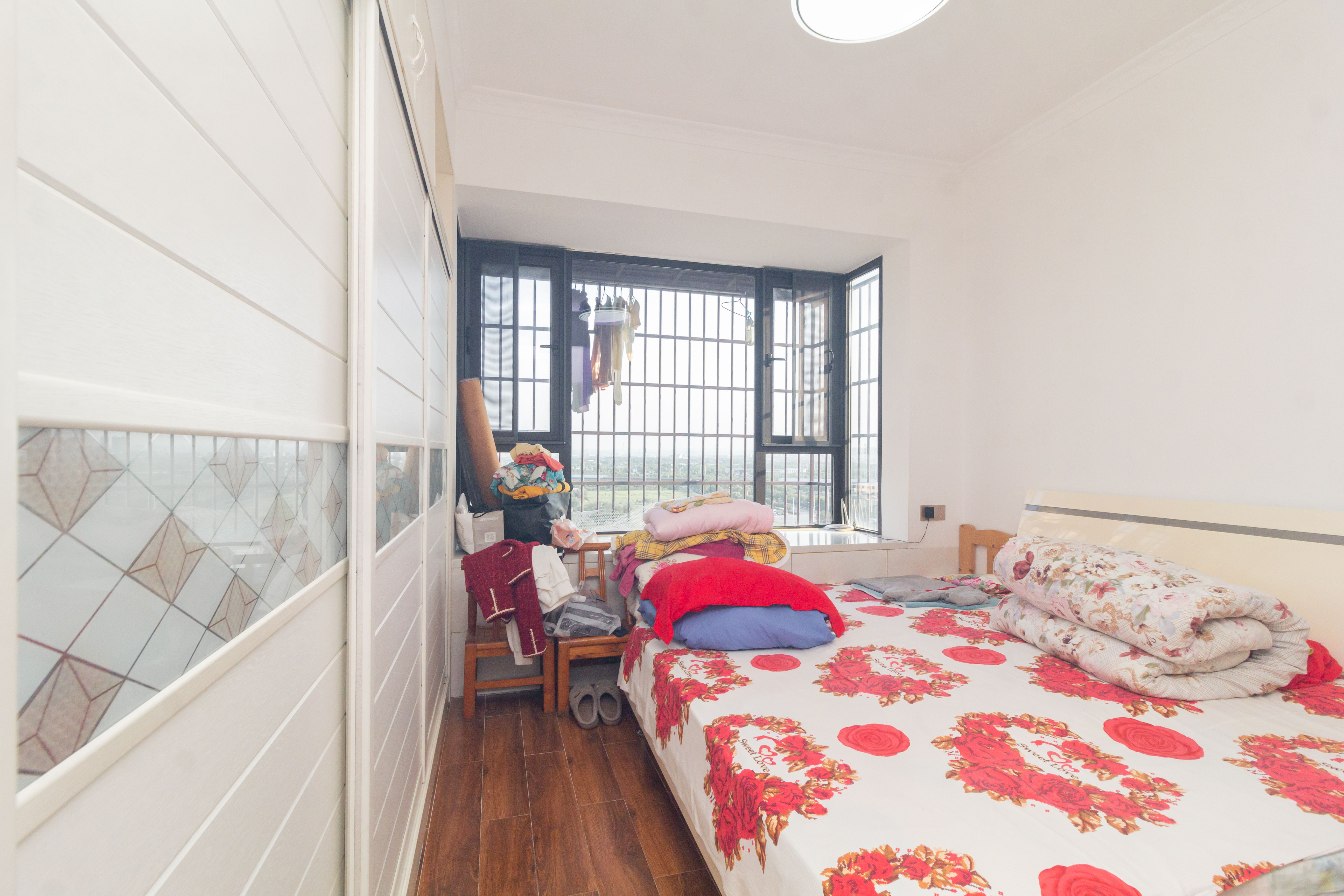 财汇新天地(财汇商务广场) 3室2厅2卫 88.8万 财汇新天地(财汇商务广场) 3室2厅2卫 88.8万卧室